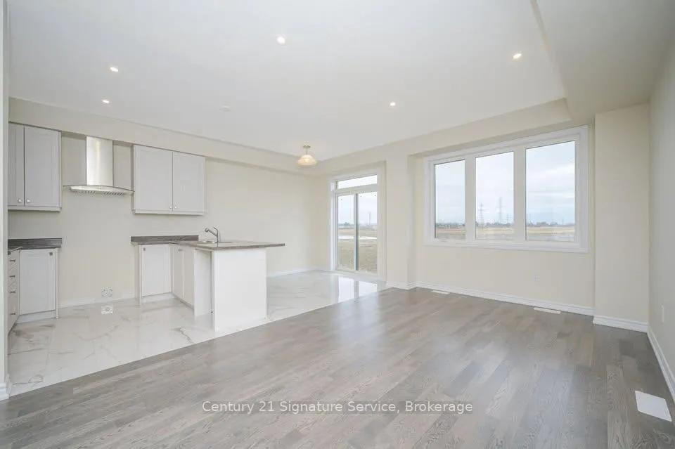 Photo 7 of Upper - 141 Vanilla Trail, Thorold, Rolling Meadows — HOMEH