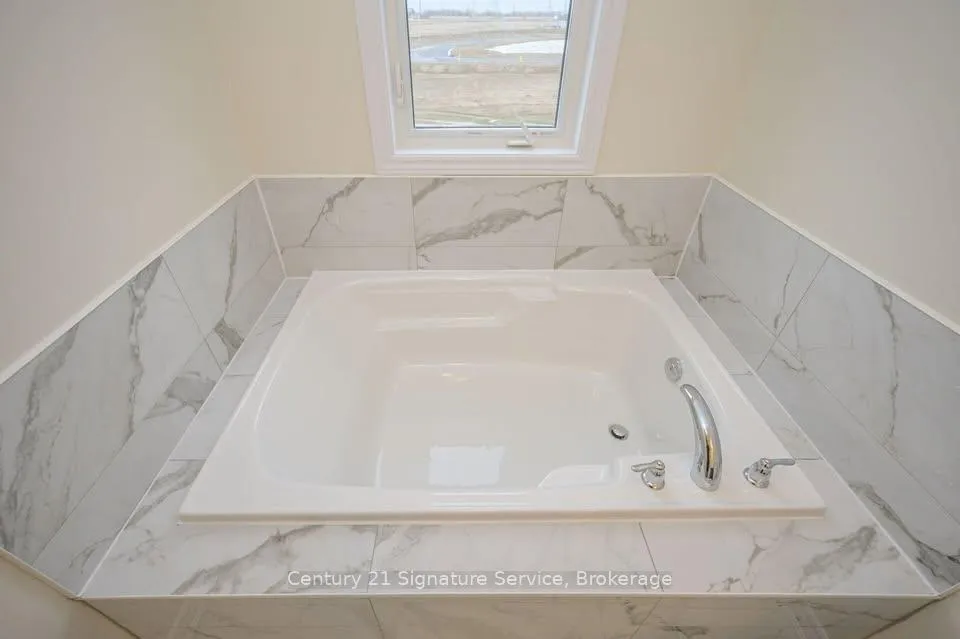 Photo 16 of Upper - 141 Vanilla Trail, Thorold, Rolling Meadows — HOMEH