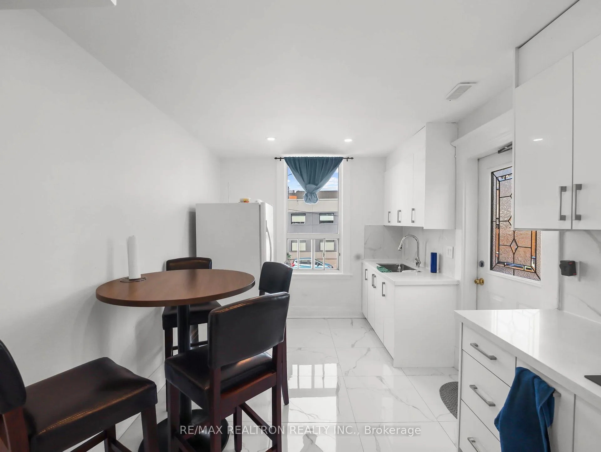 Photo 12 of 84 - 86 John Street S, Hamilton, Corktown — HOMEH