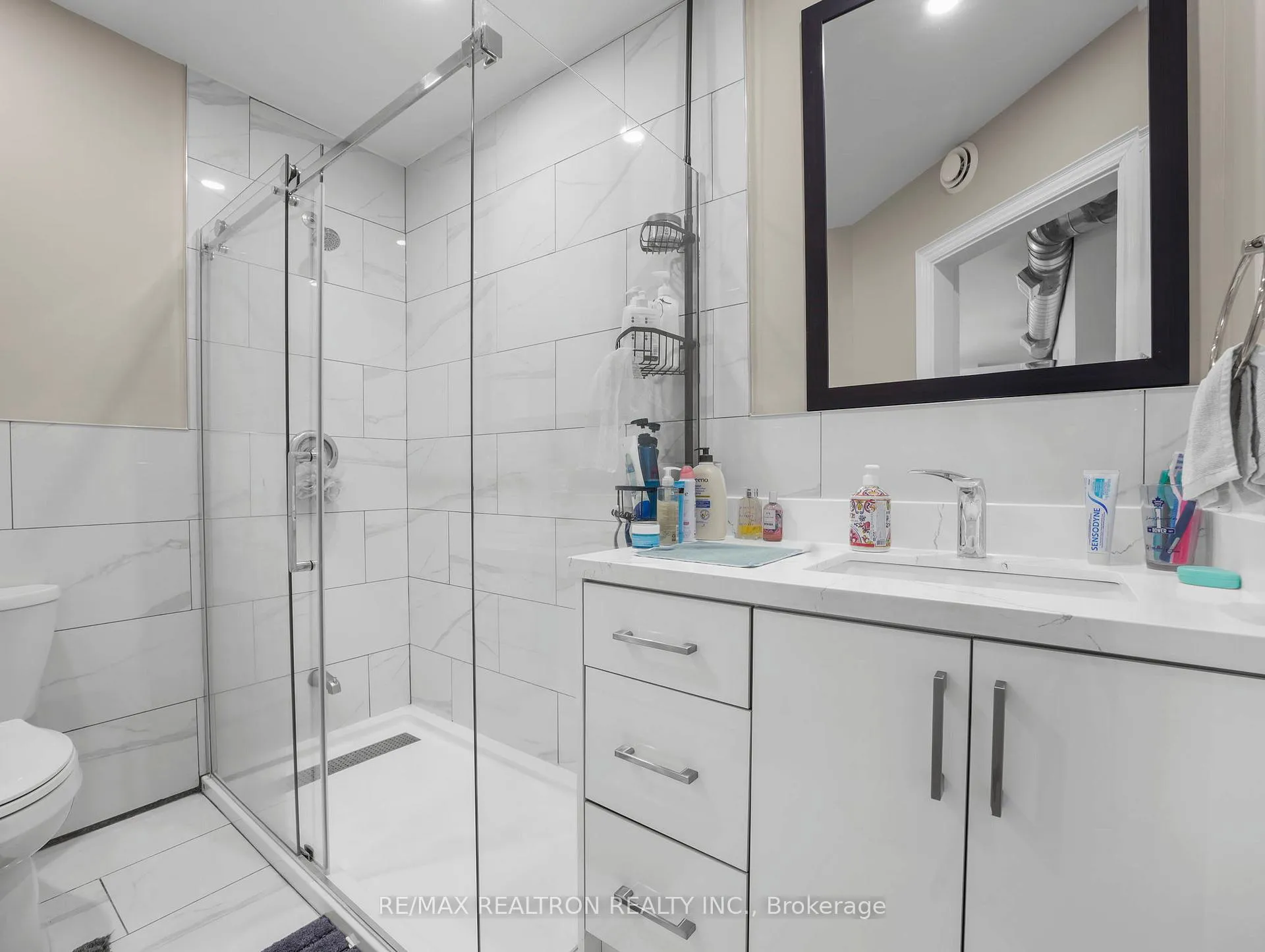 Photo 23 of 84 - 86 John Street S, Hamilton, Corktown — HOMEH