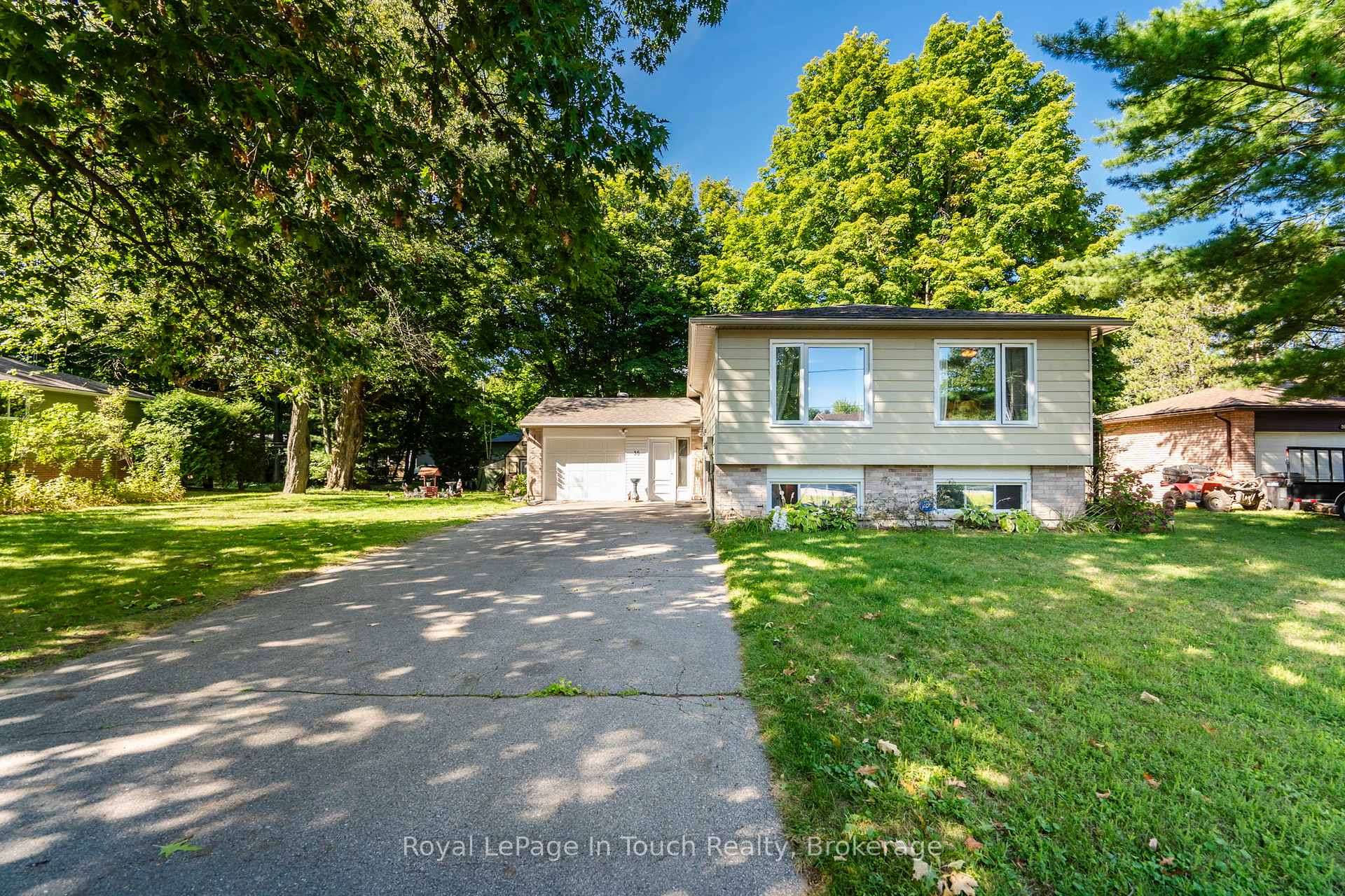 Photo 2 of 35 Dorcas Avenue, Tiny, Wyevale — HOMEH