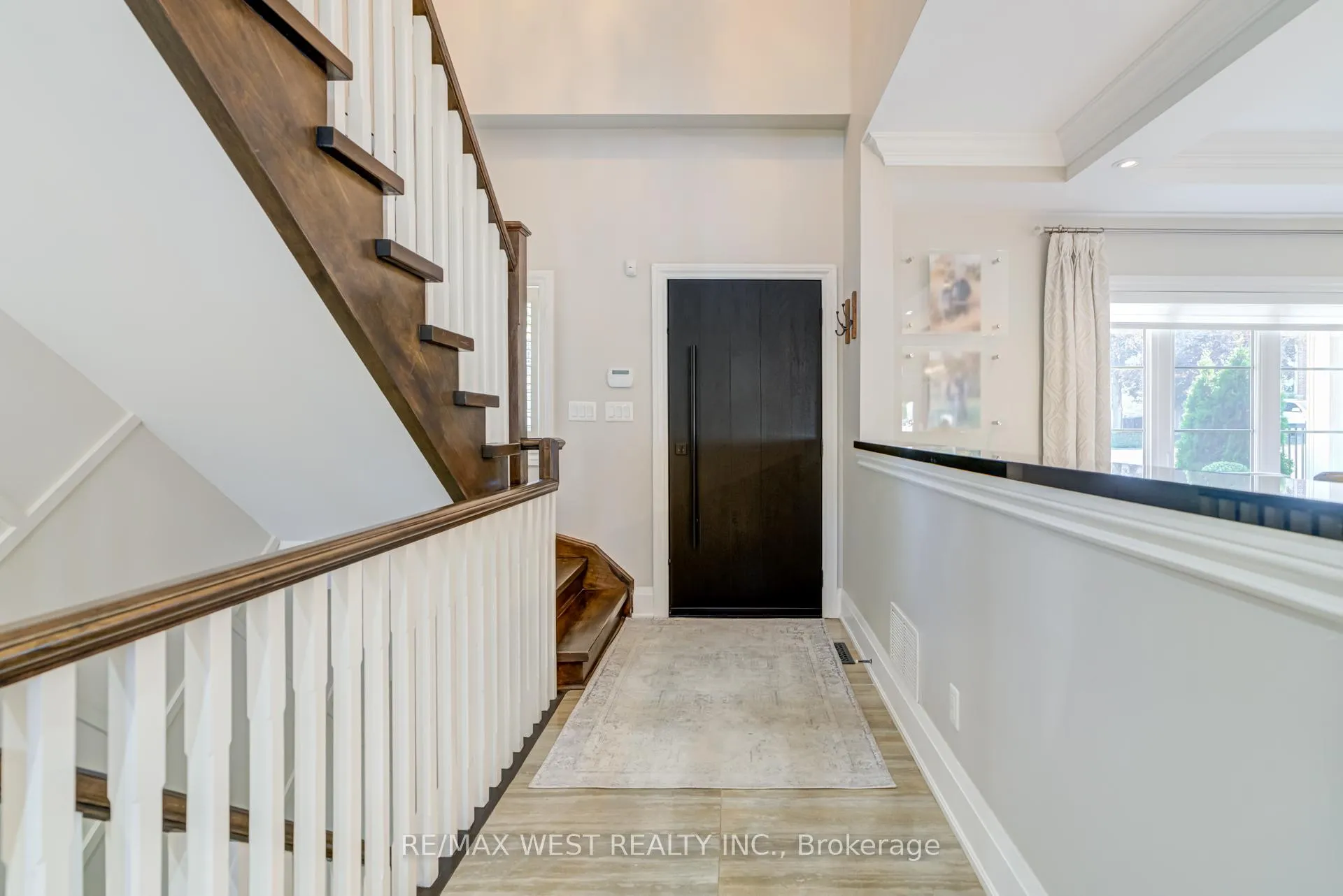Photo 5 of 108 Hambly Avenue, King, King City — HOMEH