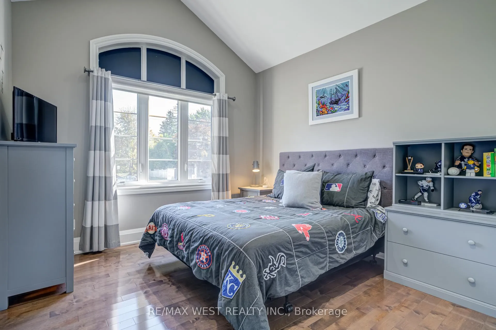 Photo 34 of 108 Hambly Avenue, King, King City — HOMEH