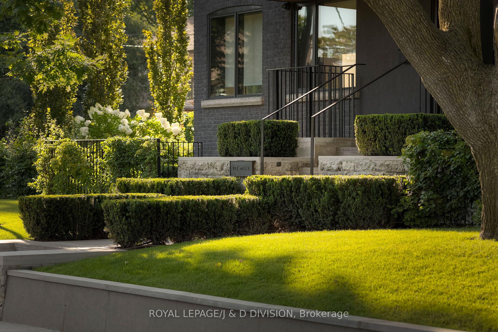 Photo 1 of 18 Humewood Gardens, Toronto, Humewood-Cedarvale — HOMEH