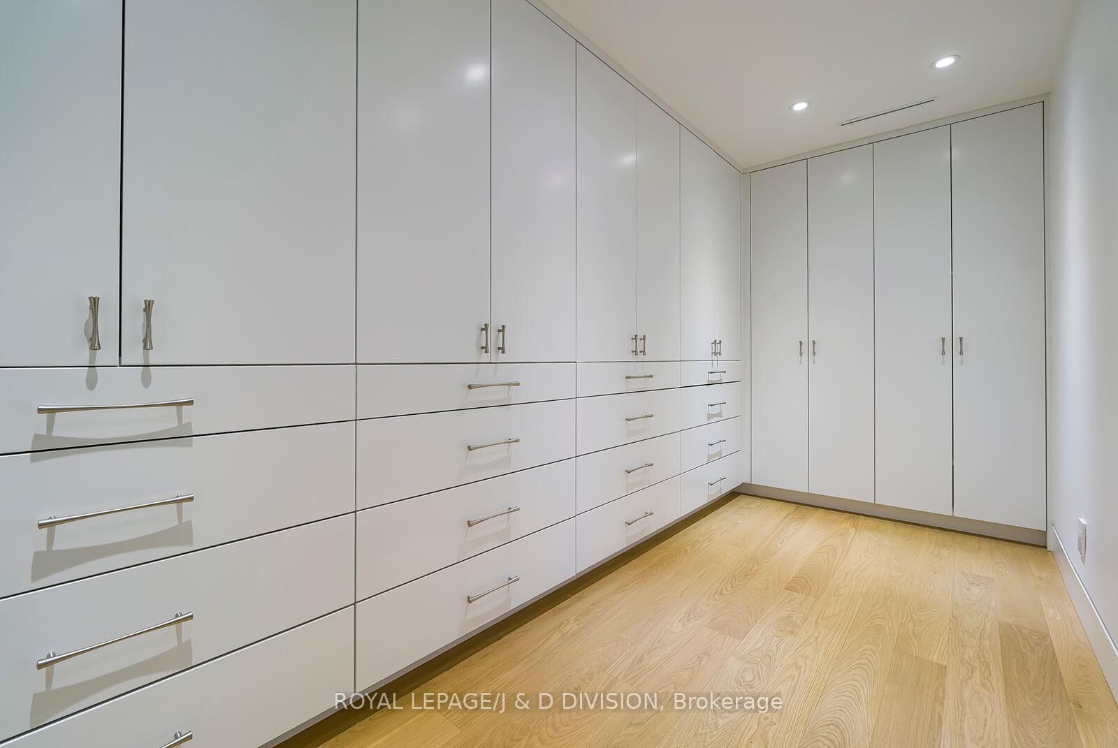 Photo 11 of 18 Humewood Gardens, Toronto, Humewood-Cedarvale — HOMEH