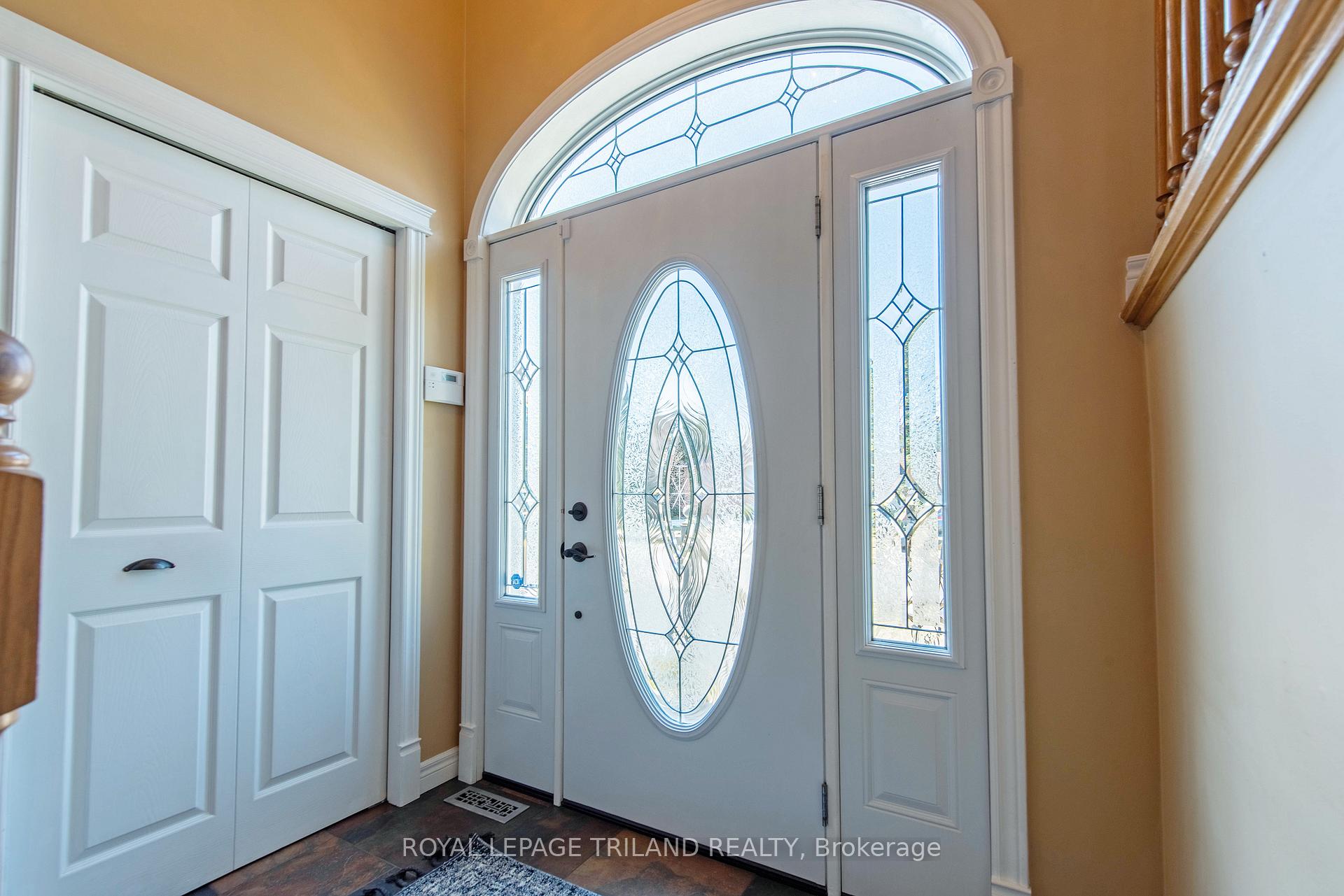 Photo 5 of 74 Village Gate Drive, Thames Centre, Dorchester — HOMEH