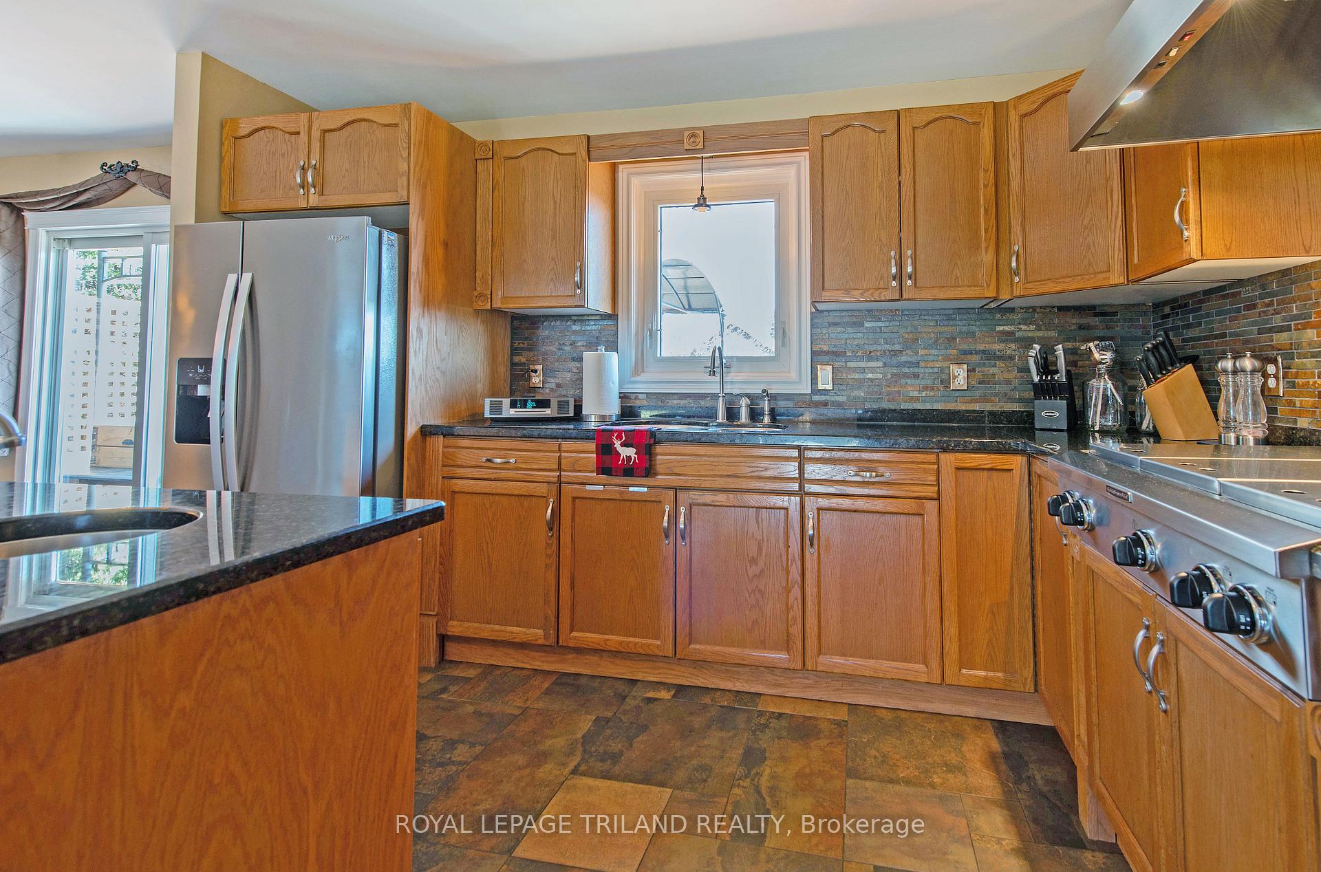 Photo 14 of 74 Village Gate Drive, Thames Centre, Dorchester — HOMEH