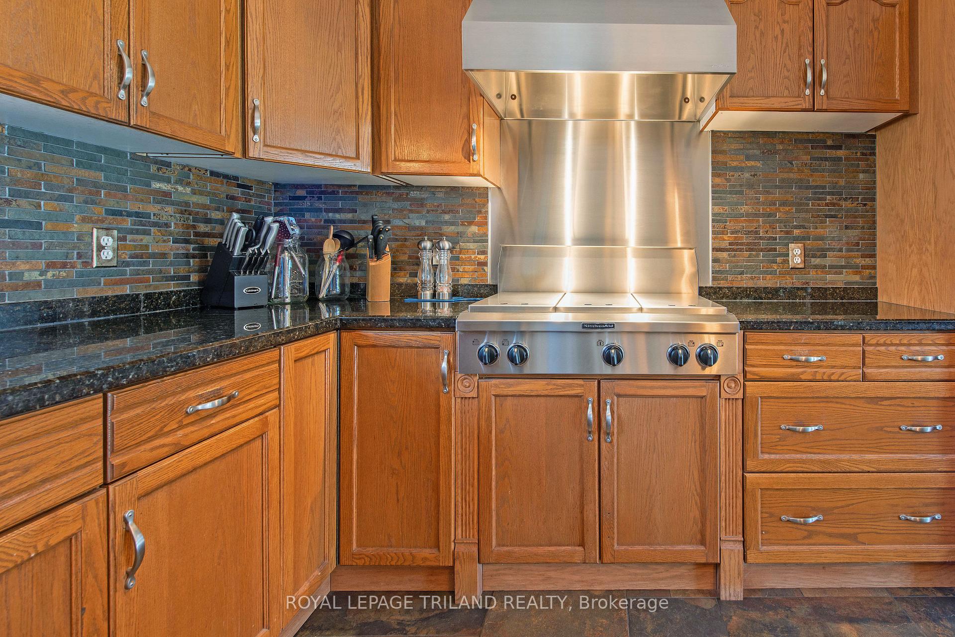 Photo 15 of 74 Village Gate Drive, Thames Centre, Dorchester — HOMEH