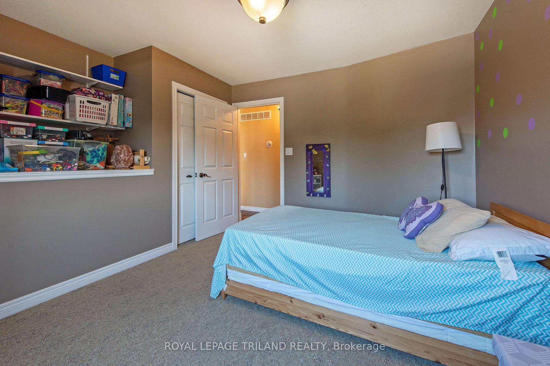 Photo 23 of 74 Village Gate Drive, Thames Centre, Dorchester — HOMEH