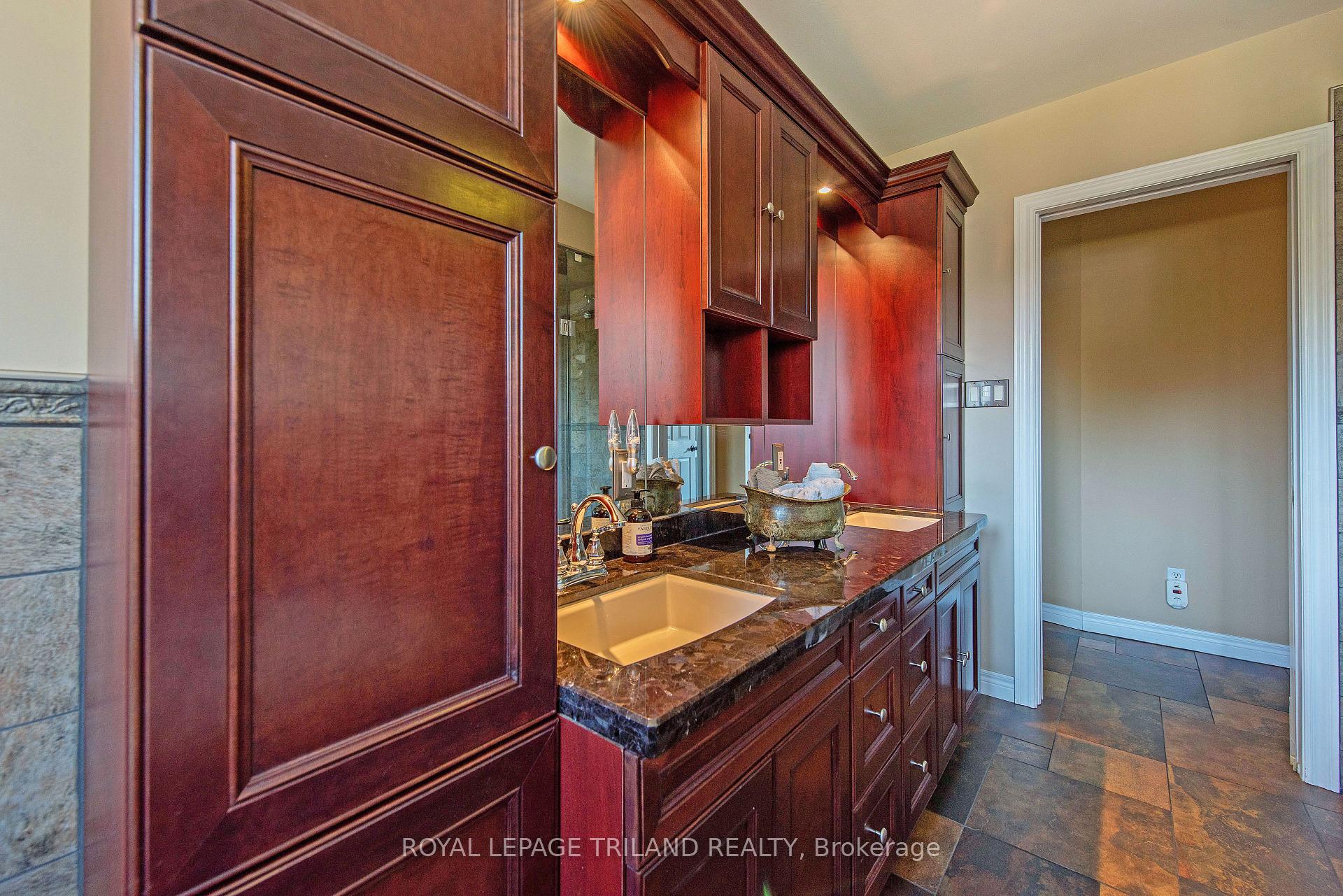 Photo 27 of 74 Village Gate Drive, Thames Centre, Dorchester — HOMEH