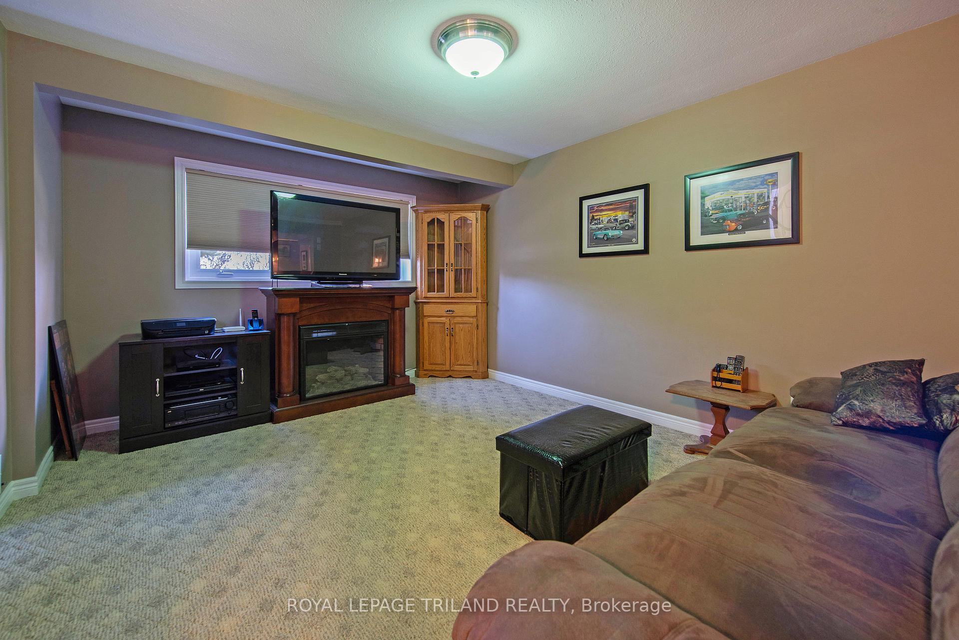 Photo 29 of 74 Village Gate Drive, Thames Centre, Dorchester — HOMEH