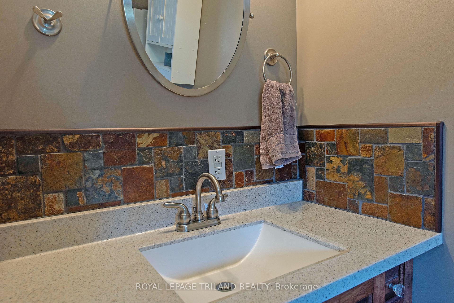 Photo 35 of 74 Village Gate Drive, Thames Centre, Dorchester — HOMEH