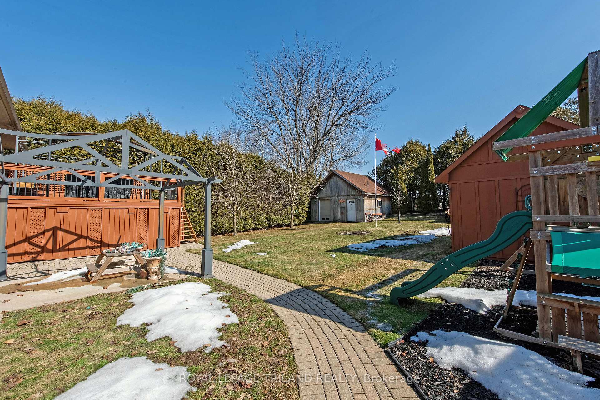 Photo 42 of 74 Village Gate Drive, Thames Centre, Dorchester — HOMEH