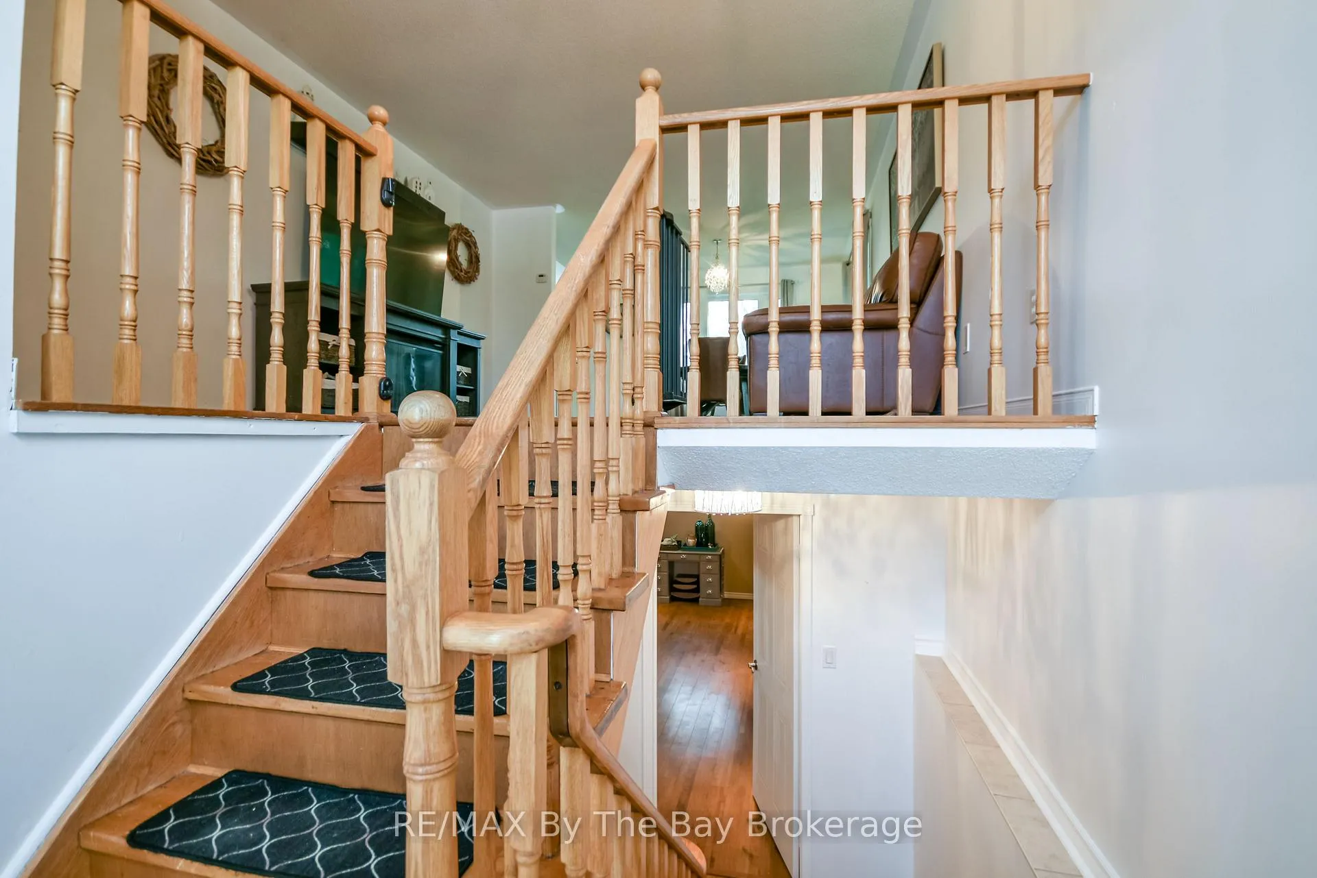Photo 2 of 63 Fernbrook Drive, Wasaga Beach — HOMEH