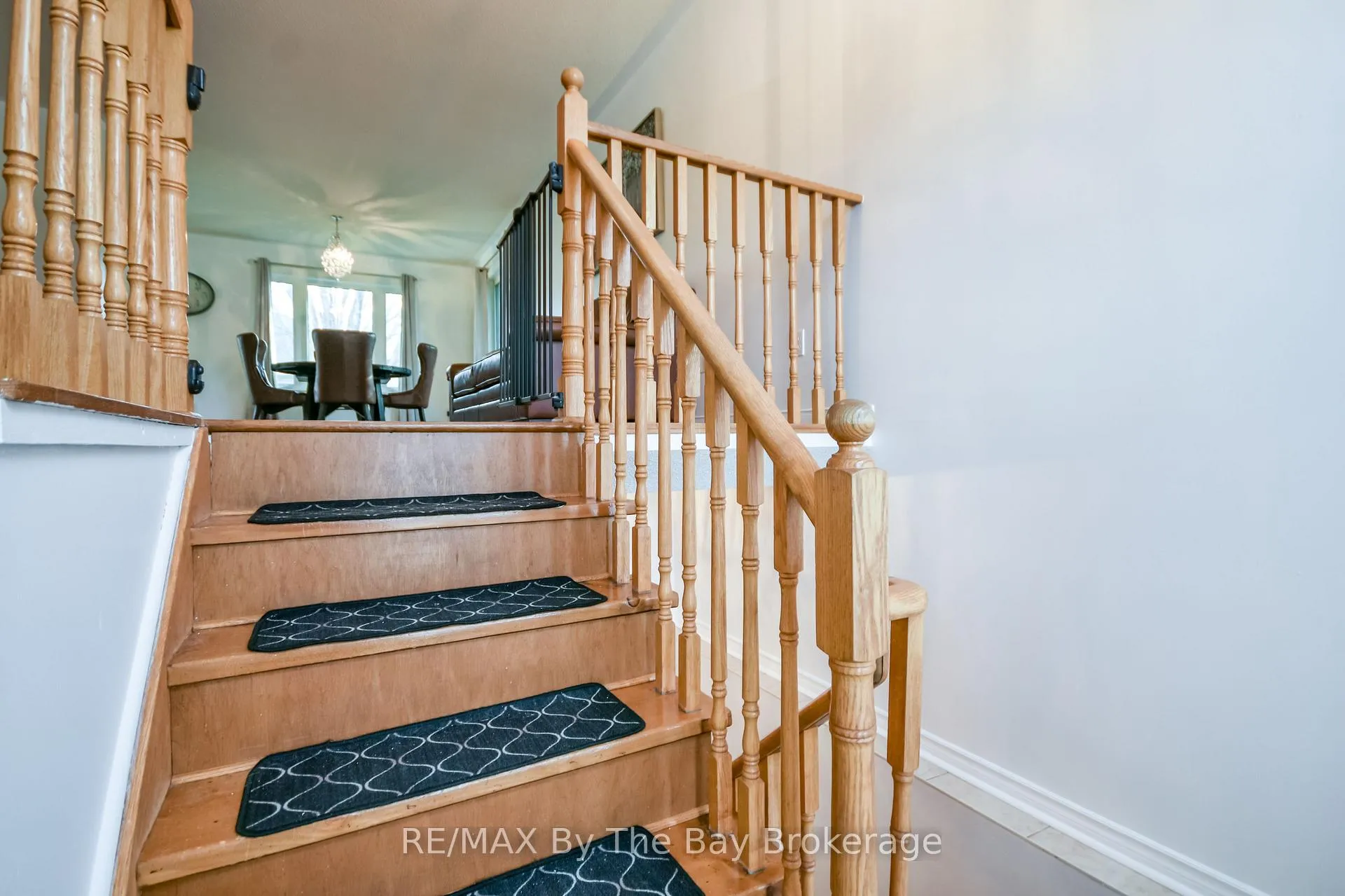 Photo 4 of 63 Fernbrook Drive, Wasaga Beach — HOMEH