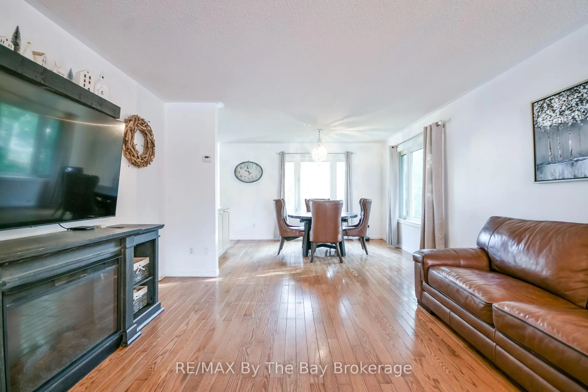 Photo 6 of 63 Fernbrook Drive, Wasaga Beach — HOMEH