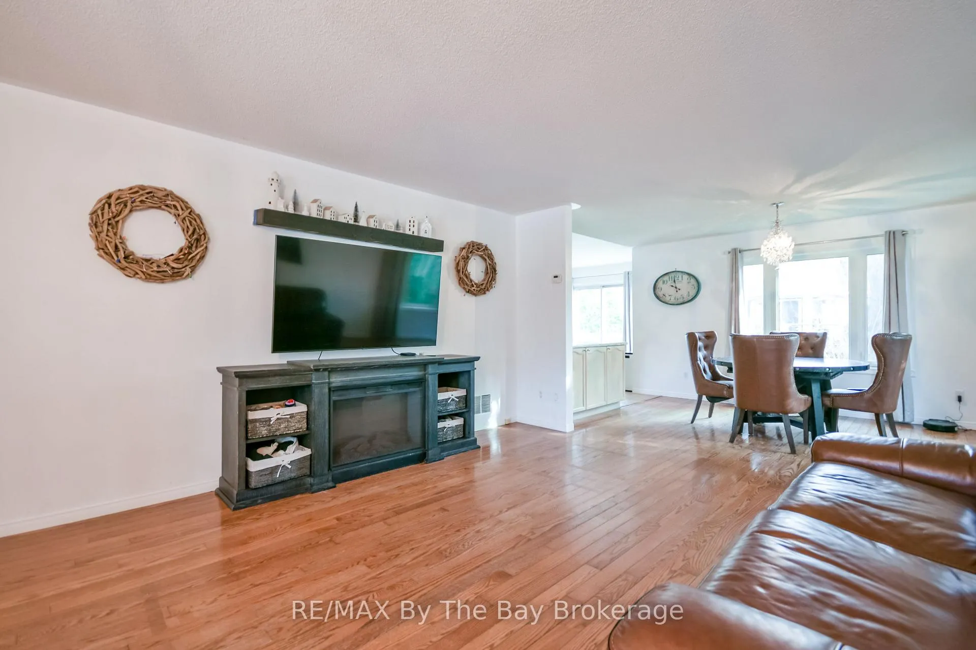 Photo 7 of 63 Fernbrook Drive, Wasaga Beach — HOMEH