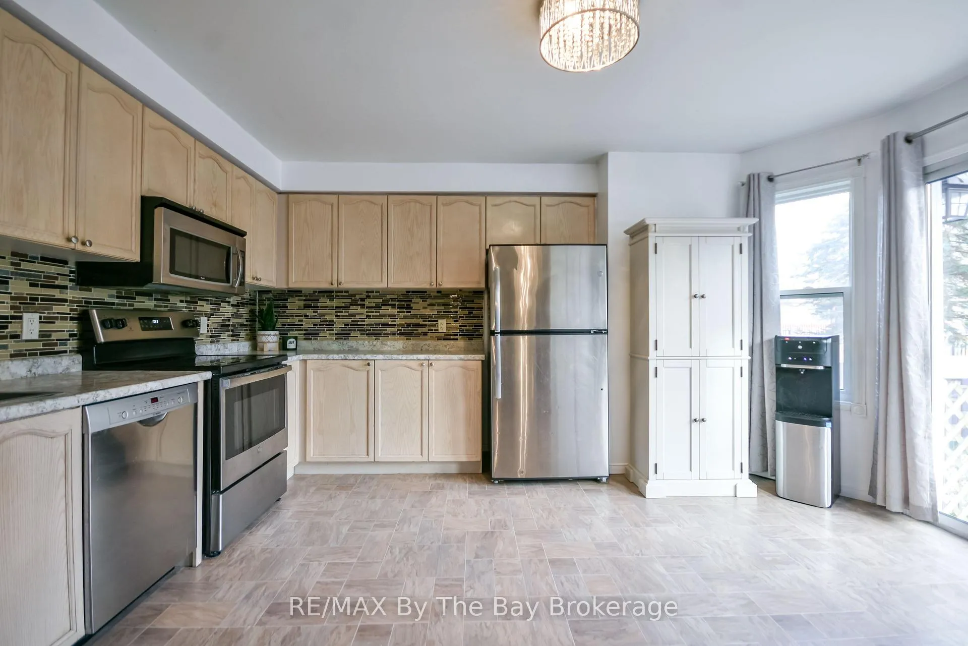 Photo 14 of 63 Fernbrook Drive, Wasaga Beach — HOMEH