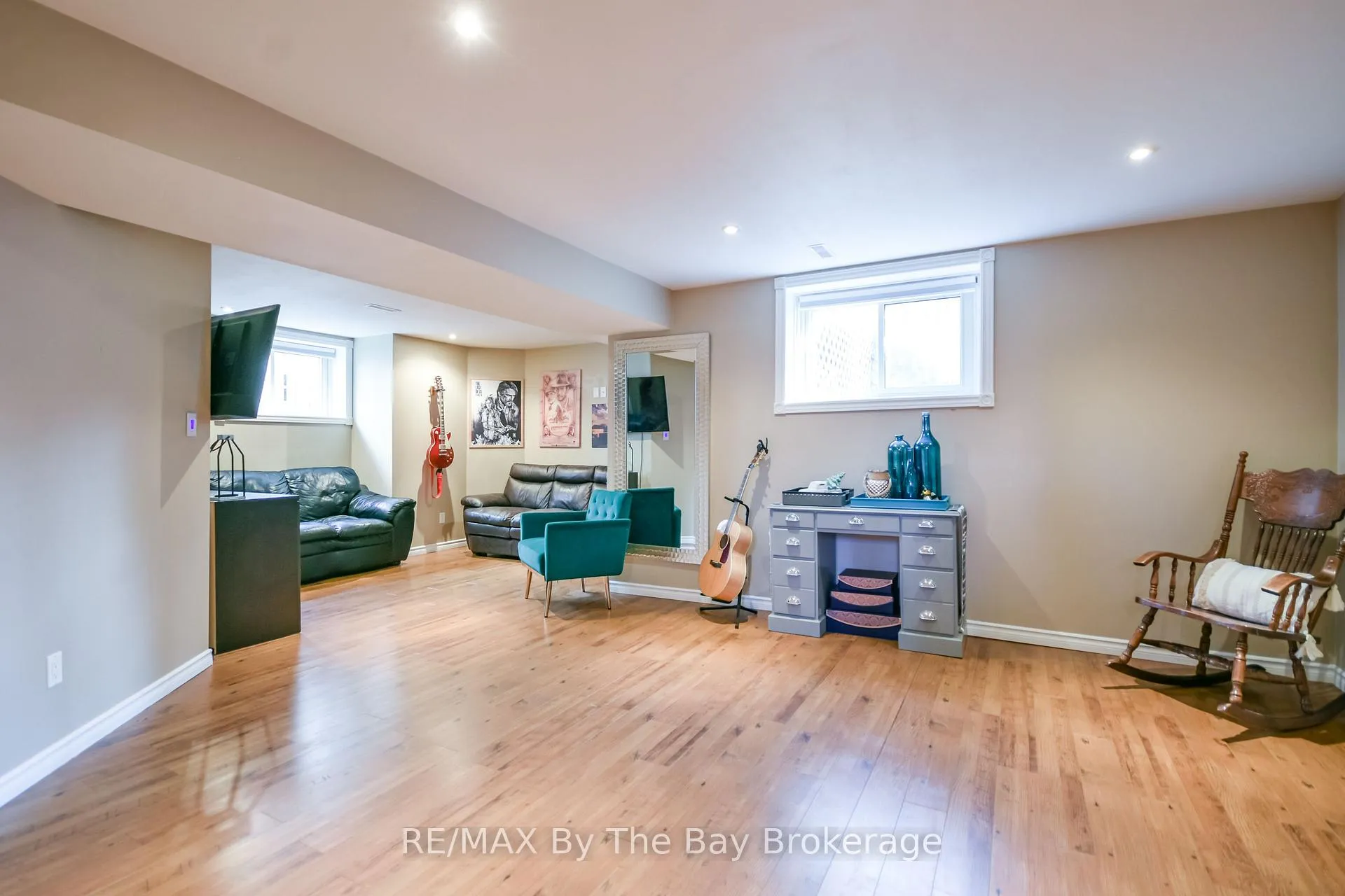Photo 26 of 63 Fernbrook Drive, Wasaga Beach — HOMEH