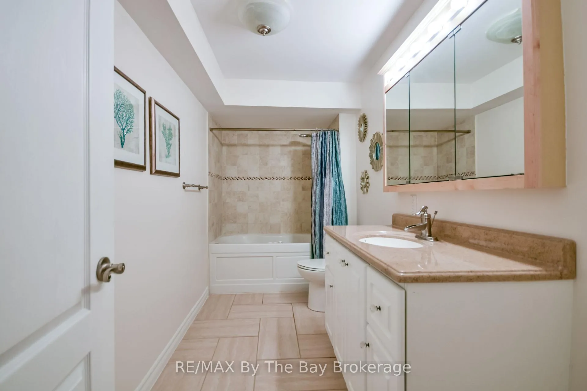 Photo 31 of 63 Fernbrook Drive, Wasaga Beach — HOMEH