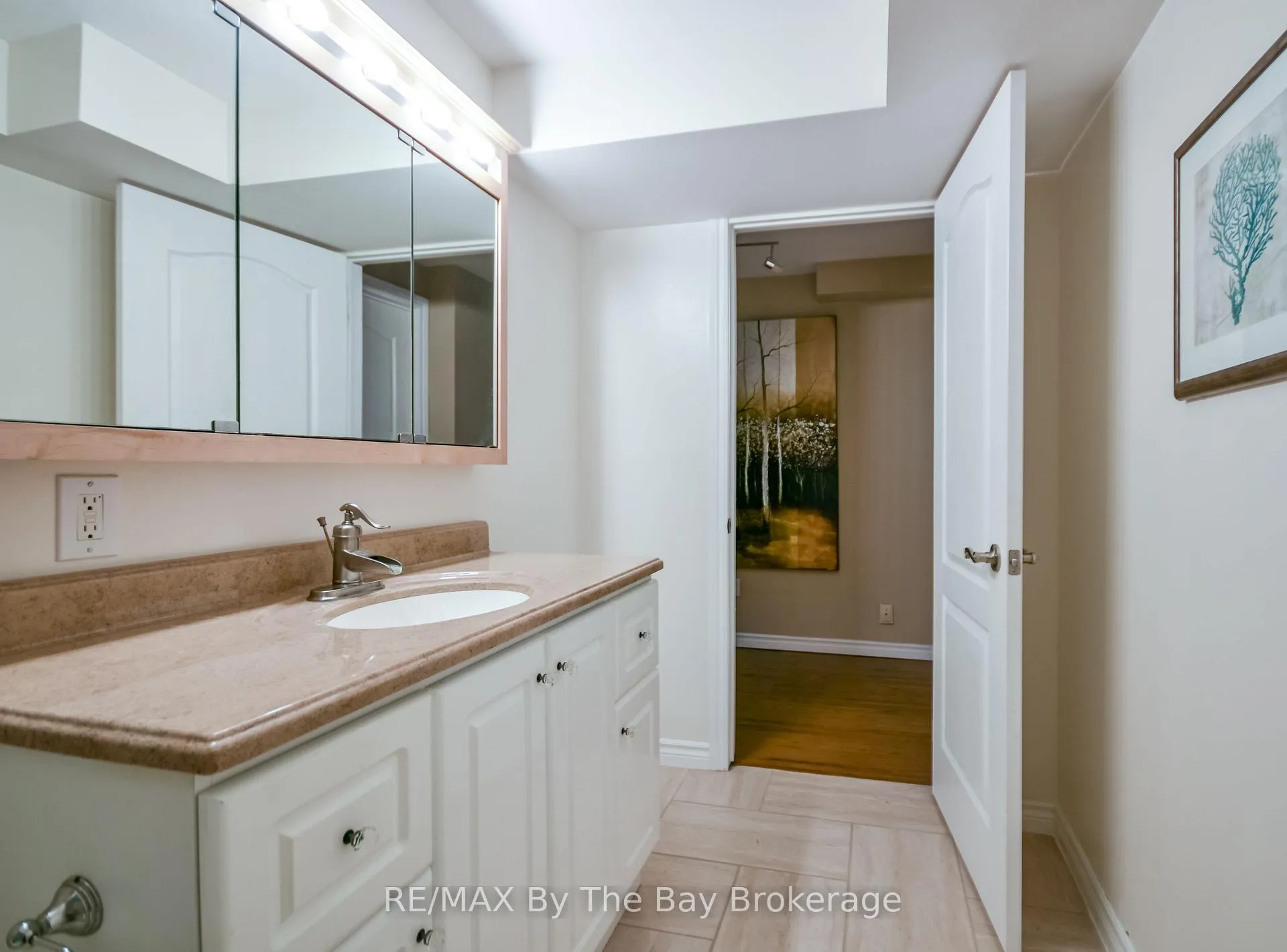 Photo 33 of 63 Fernbrook Drive, Wasaga Beach — HOMEH