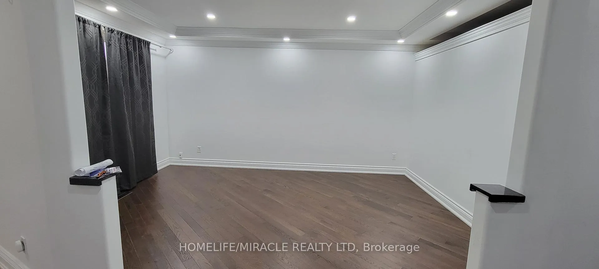 Photo 4 of 73 Dumfries Avenue, Brampton, Heart Lake West — HOMEH
