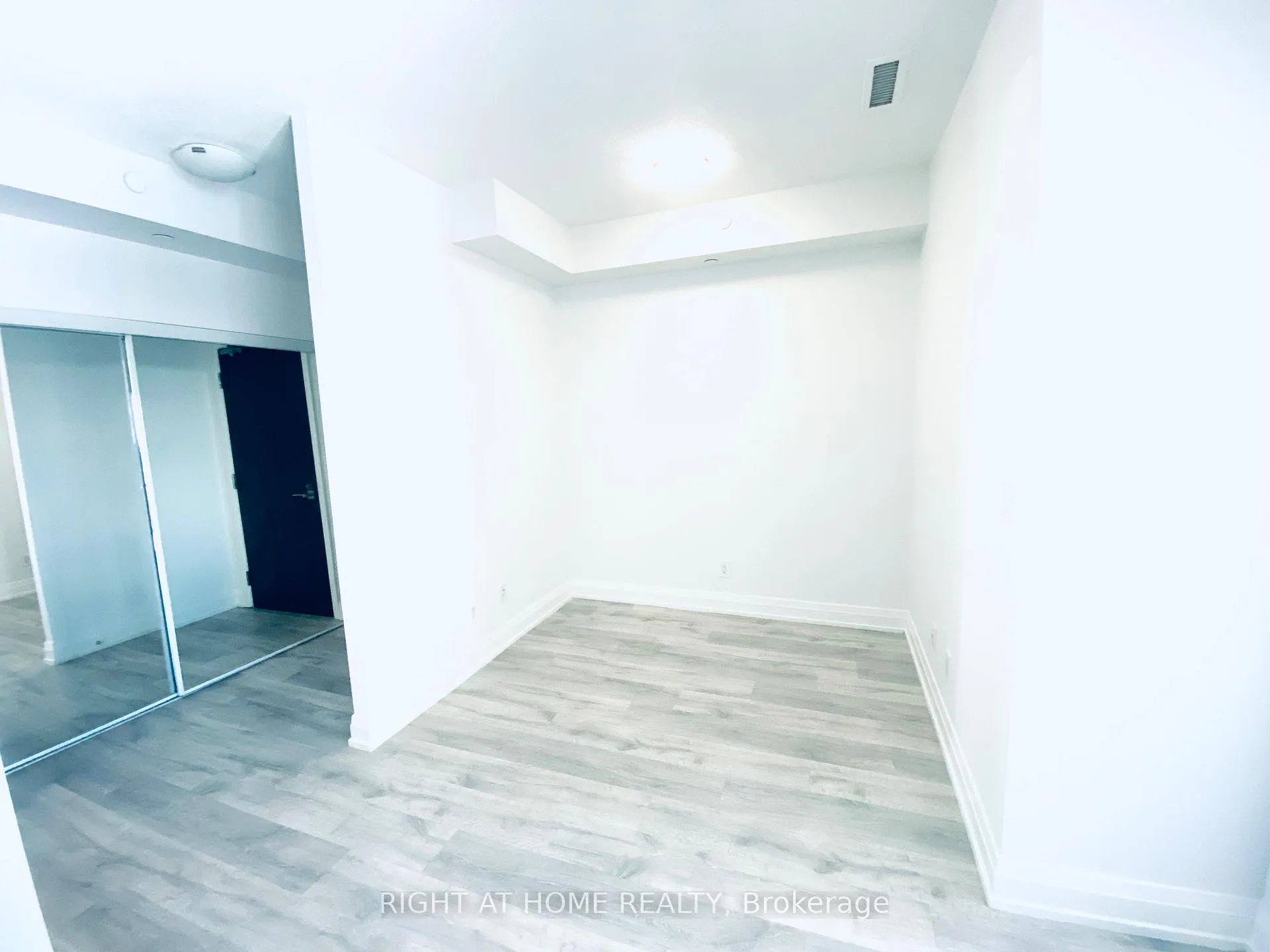 Photo 4 of Unit 221, 3600 Highway 7 W, Vaughan, Vaughan Corporate Centre — HOMEH