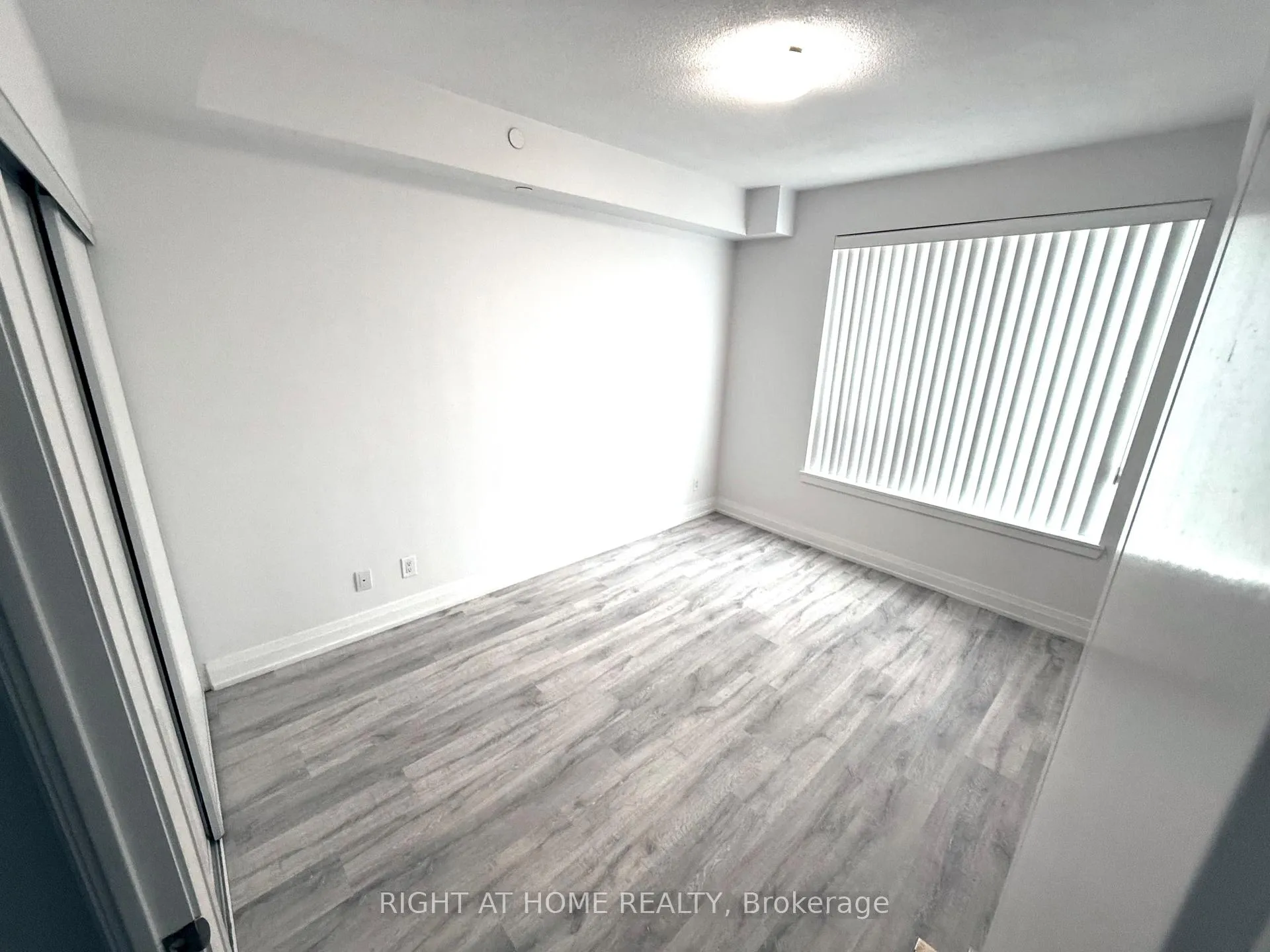 Photo 9 of Unit 221, 3600 Highway 7 W, Vaughan, Vaughan Corporate Centre — HOMEH