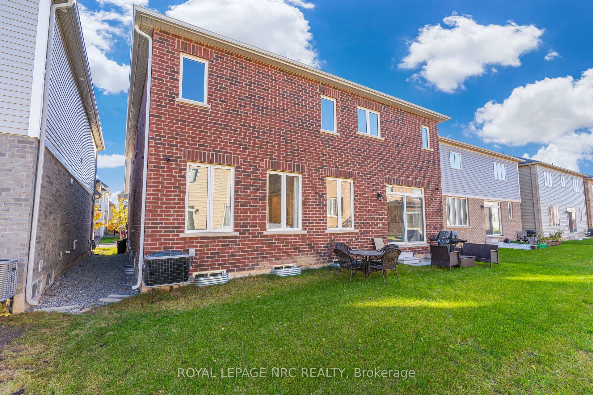 Photo 31 of 16 Doreen Drive, Thorold, Hurricane/Merrittville — HOMEH