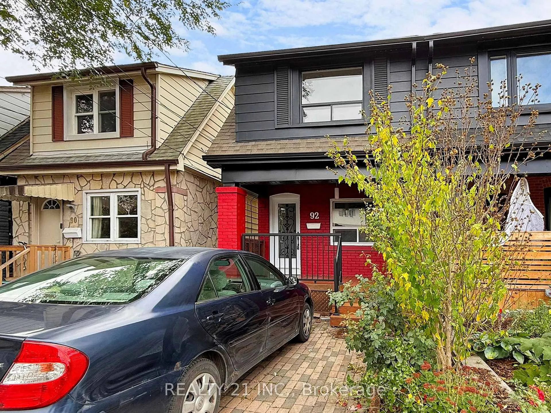 Photo 6 of 92 King Edward Ave, Toronto, Woodbine-Lumsden — HOMEH