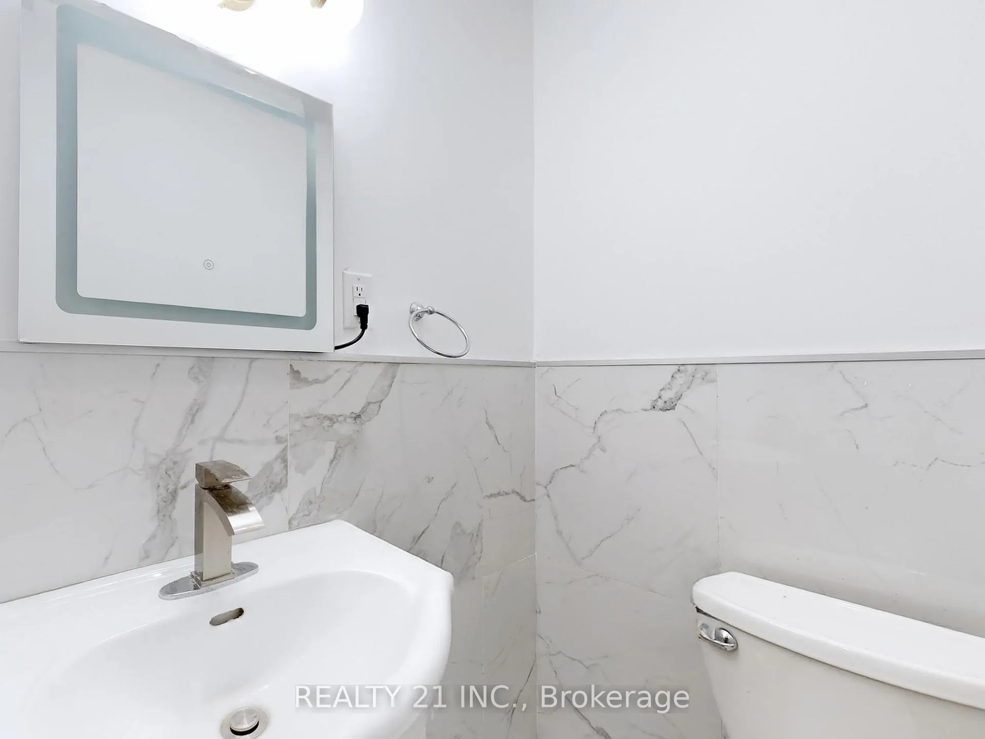 Photo 19 of 92 King Edward Ave, Toronto, Woodbine-Lumsden — HOMEH