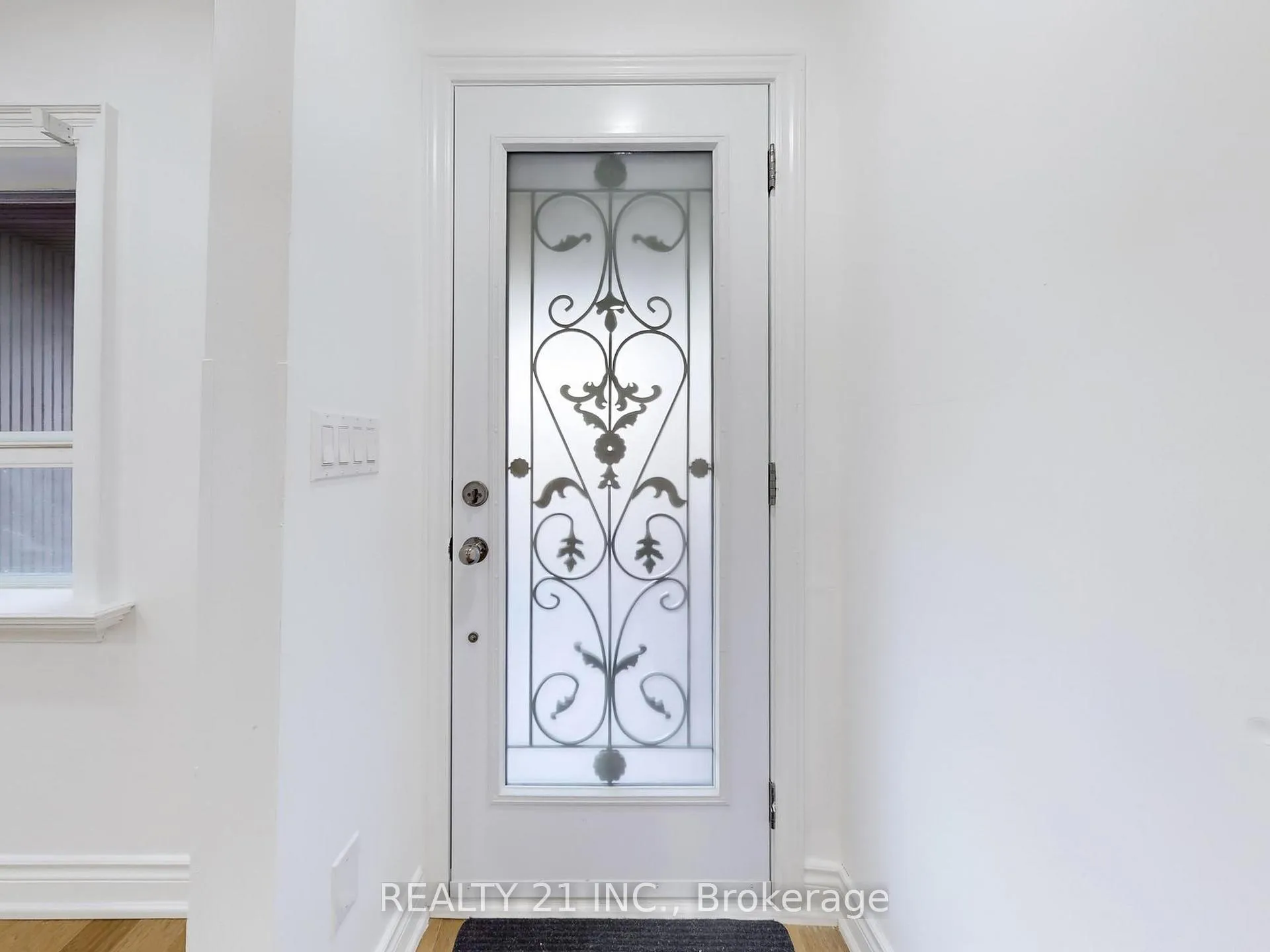 Photo 21 of 92 King Edward Ave, Toronto, Woodbine-Lumsden — HOMEH