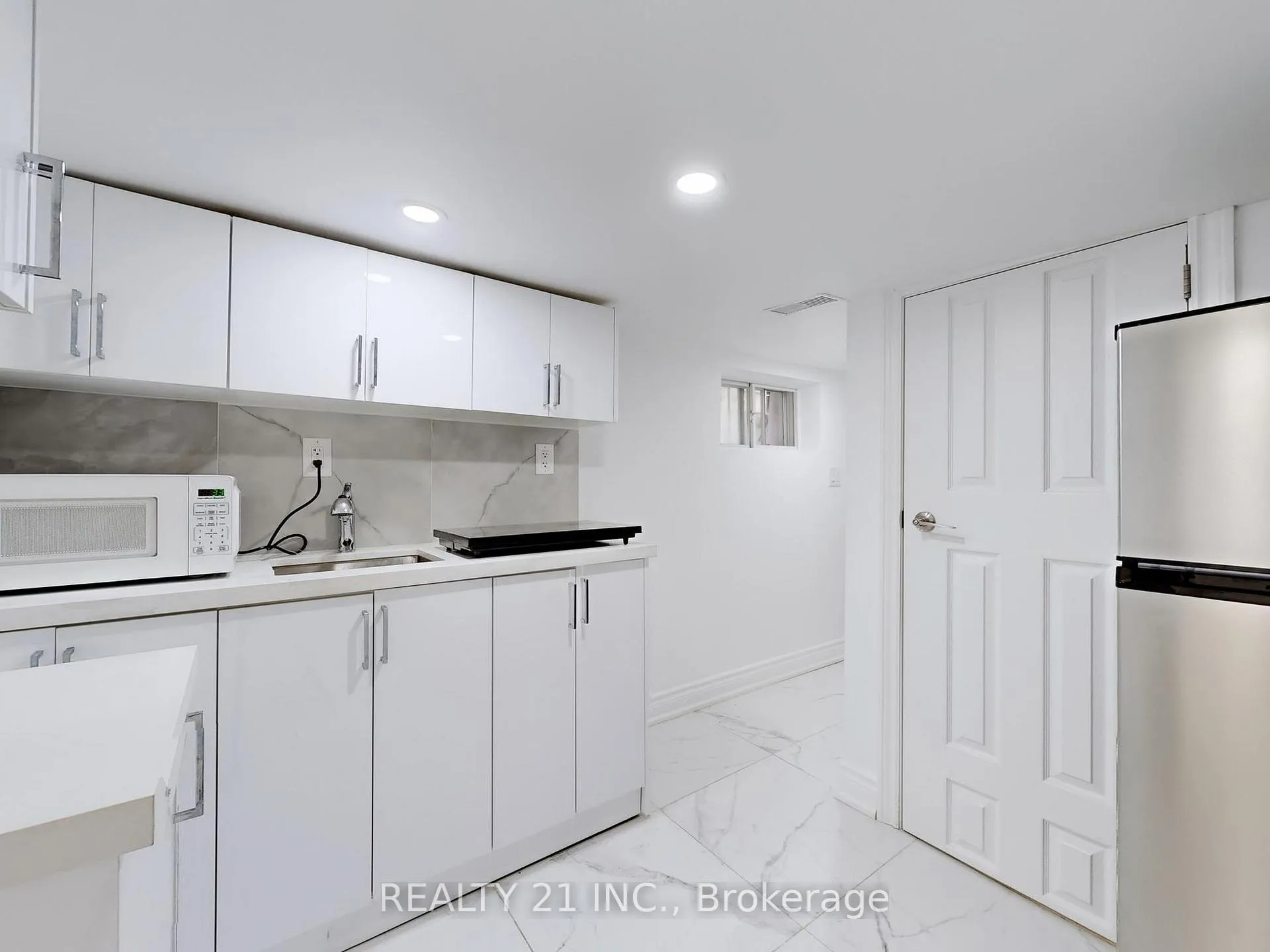Photo 31 of 92 King Edward Ave, Toronto, Woodbine-Lumsden — HOMEH