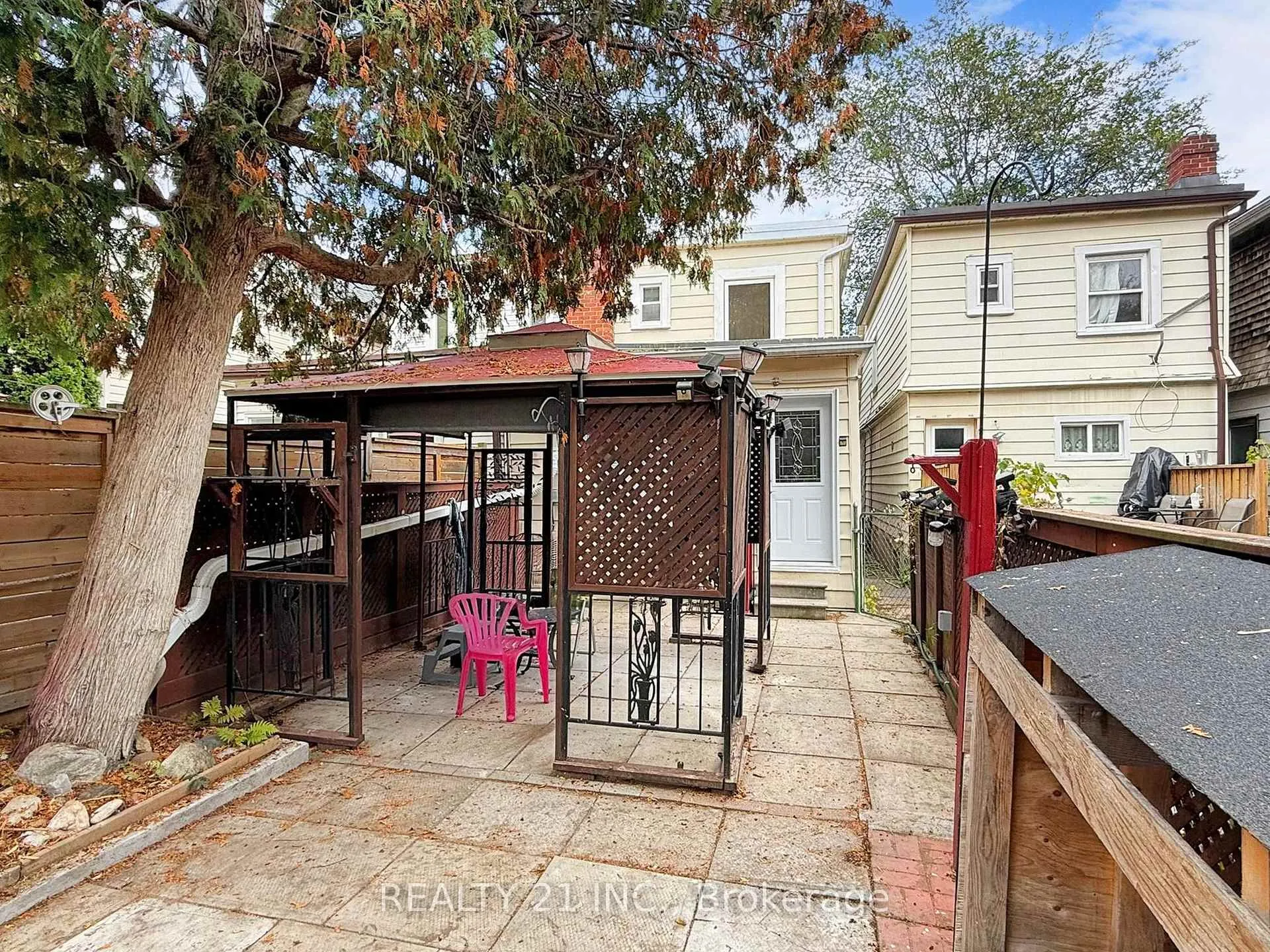Photo 42 of 92 King Edward Ave, Toronto, Woodbine-Lumsden — HOMEH