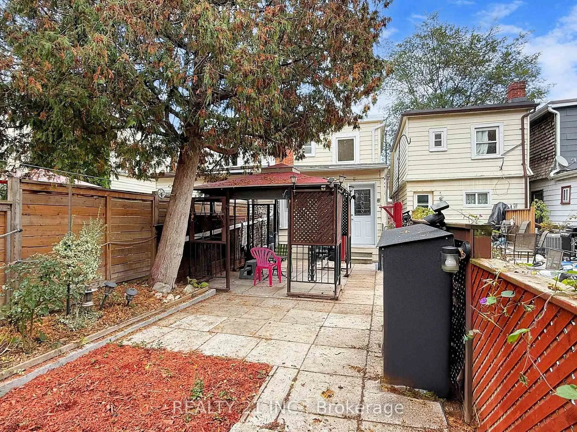Photo 44 of 92 King Edward Ave, Toronto, Woodbine-Lumsden — HOMEH