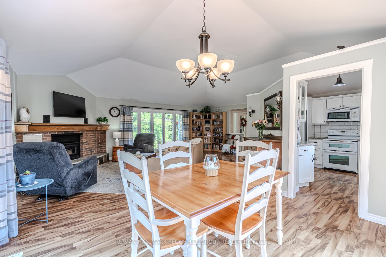 Photo 5 of 5875 Vasey Road, Tay, Rural Tay — HOMEH