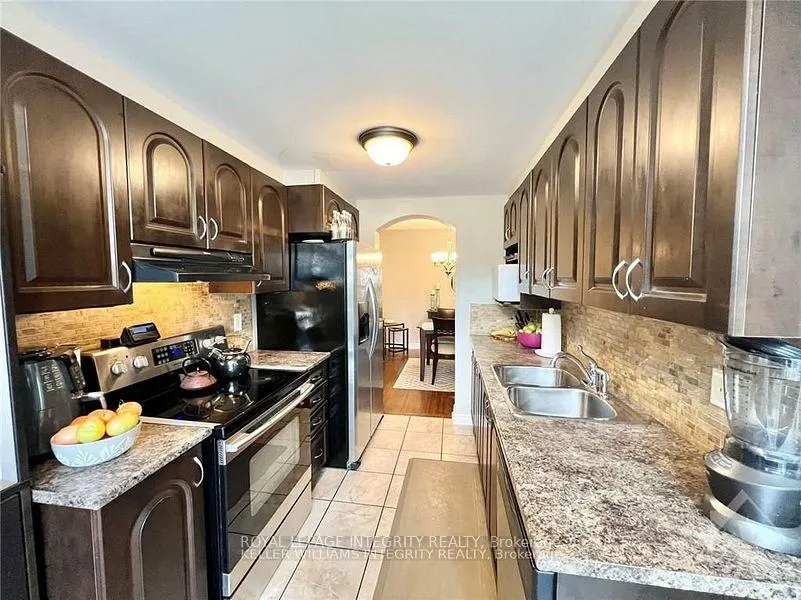 Photo 8 of 131 Forestbrook Street, Ottawa, Kanata - Morgan's Grant/South March — HOMEH
