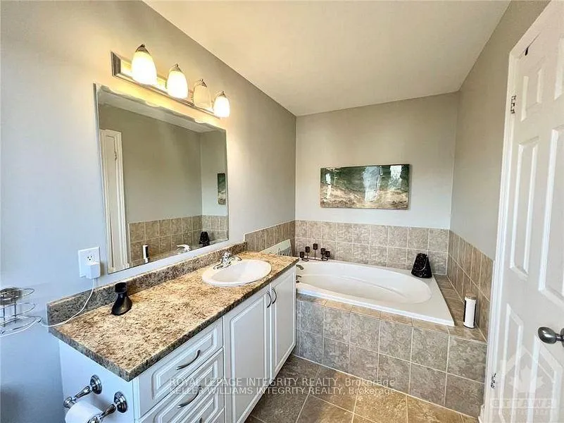 Photo 14 of 131 Forestbrook Street, Ottawa, Kanata - Morgan's Grant/South March — HOMEH