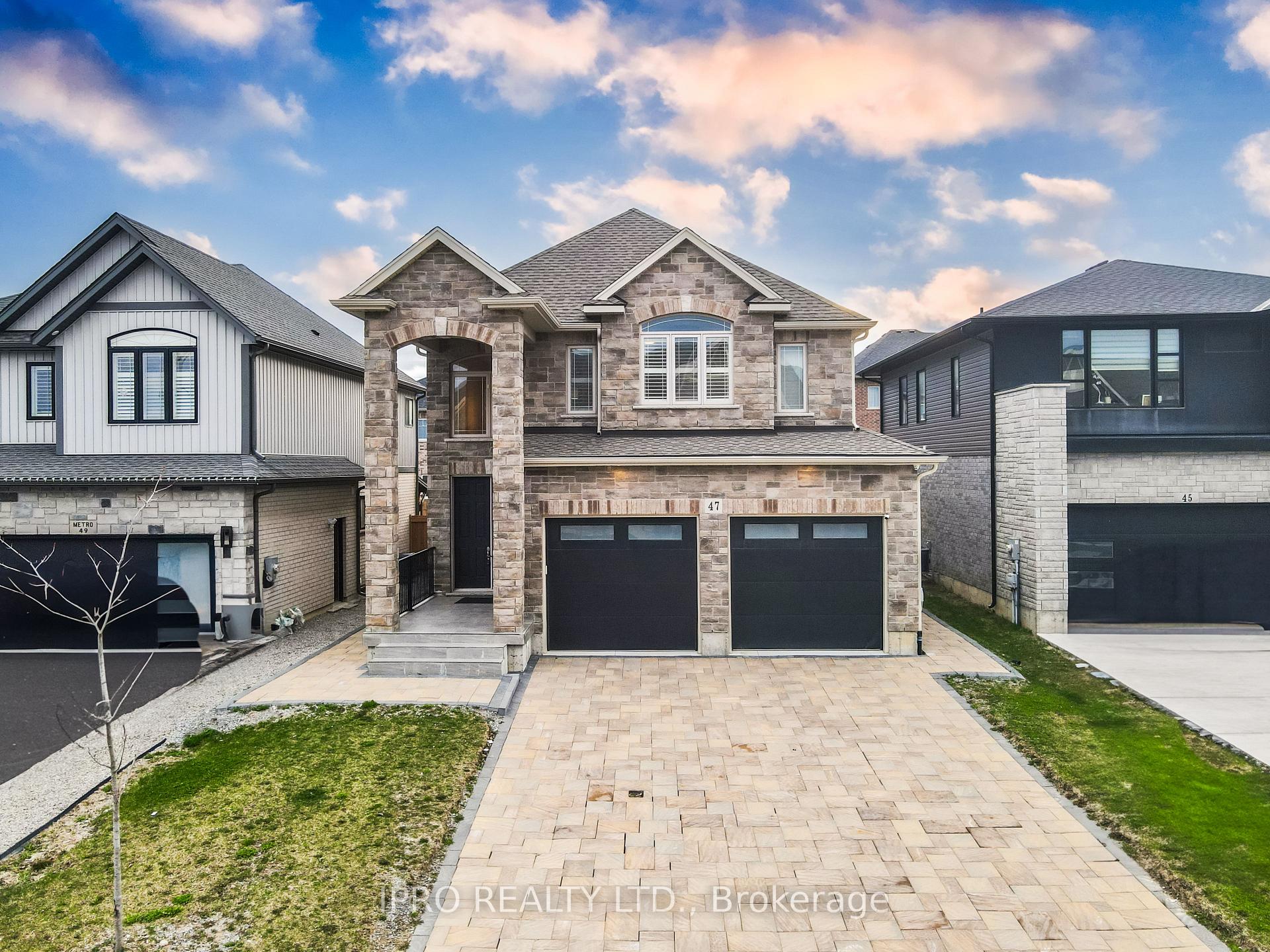 Photo 1 of 47 Homestead Way, Thorold, Rolling Meadows — HOMEH