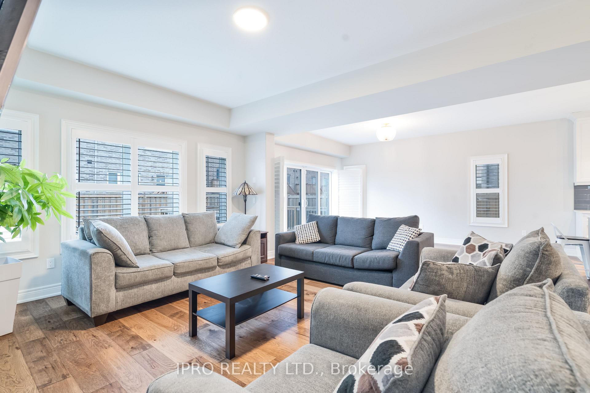 Photo 7 of 47 Homestead Way, Thorold, Rolling Meadows — HOMEH