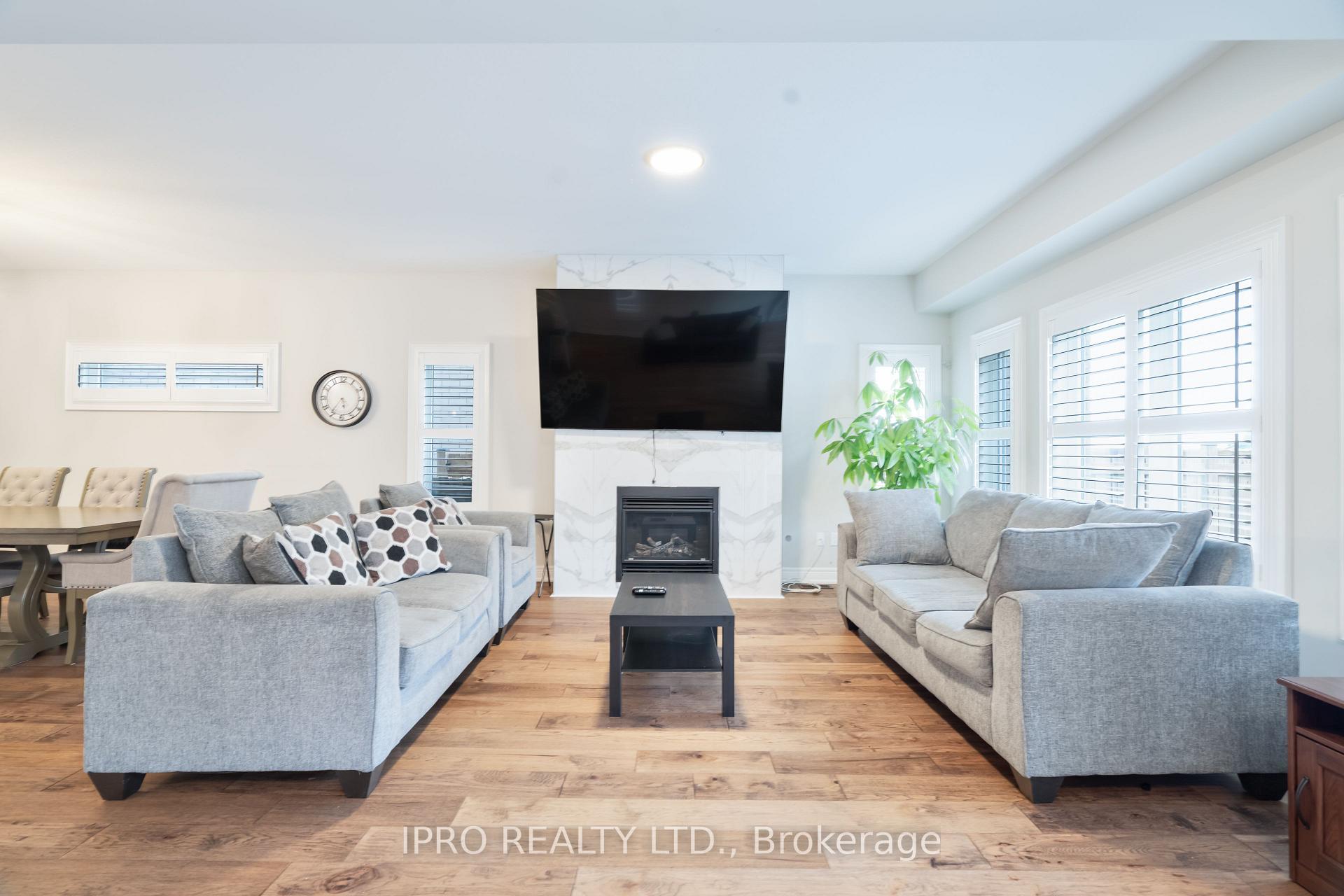 Photo 8 of 47 Homestead Way, Thorold, Rolling Meadows — HOMEH