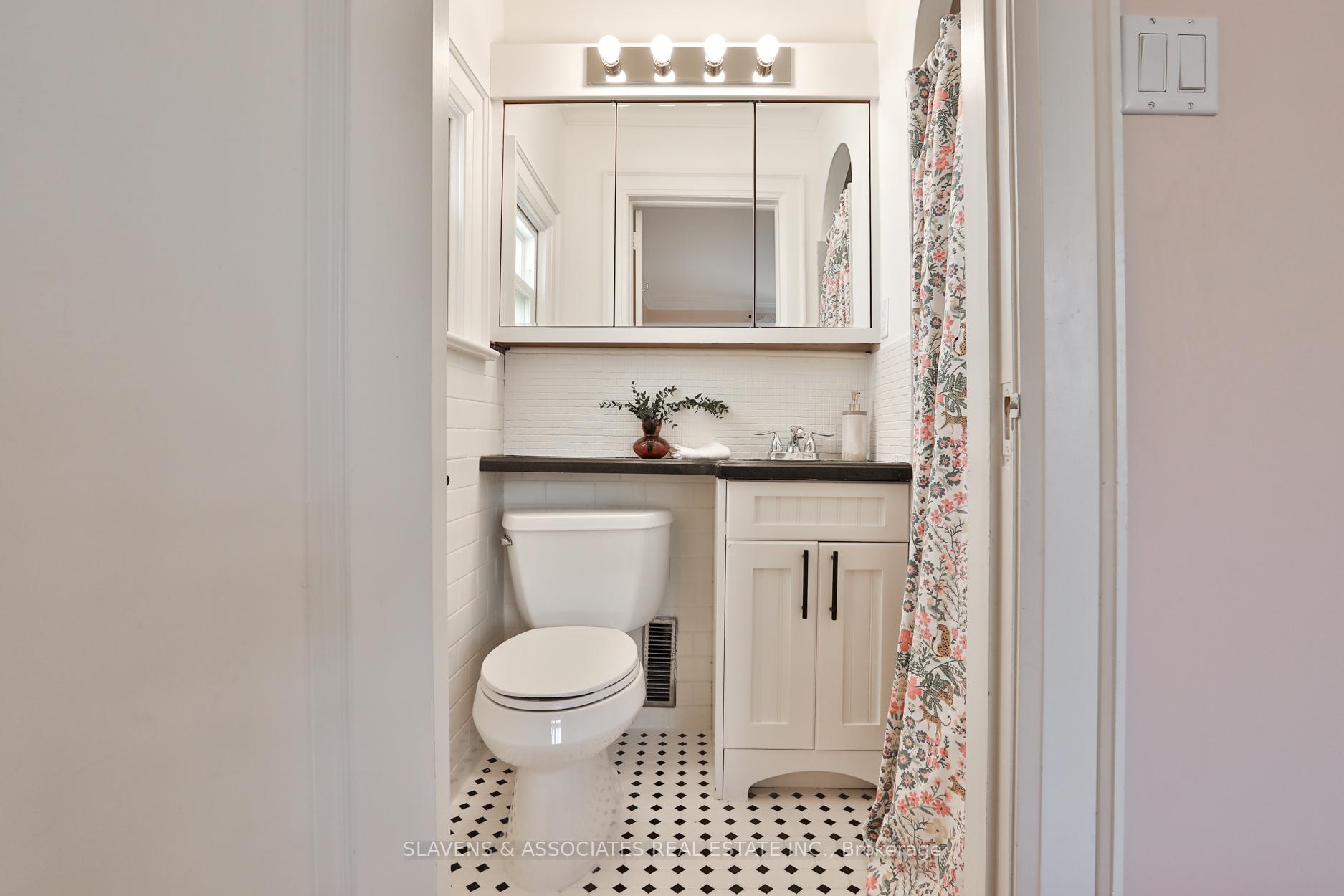 Photo 32 of 317 Richview Avenue, Toronto, Forest Hill South — HOMEH