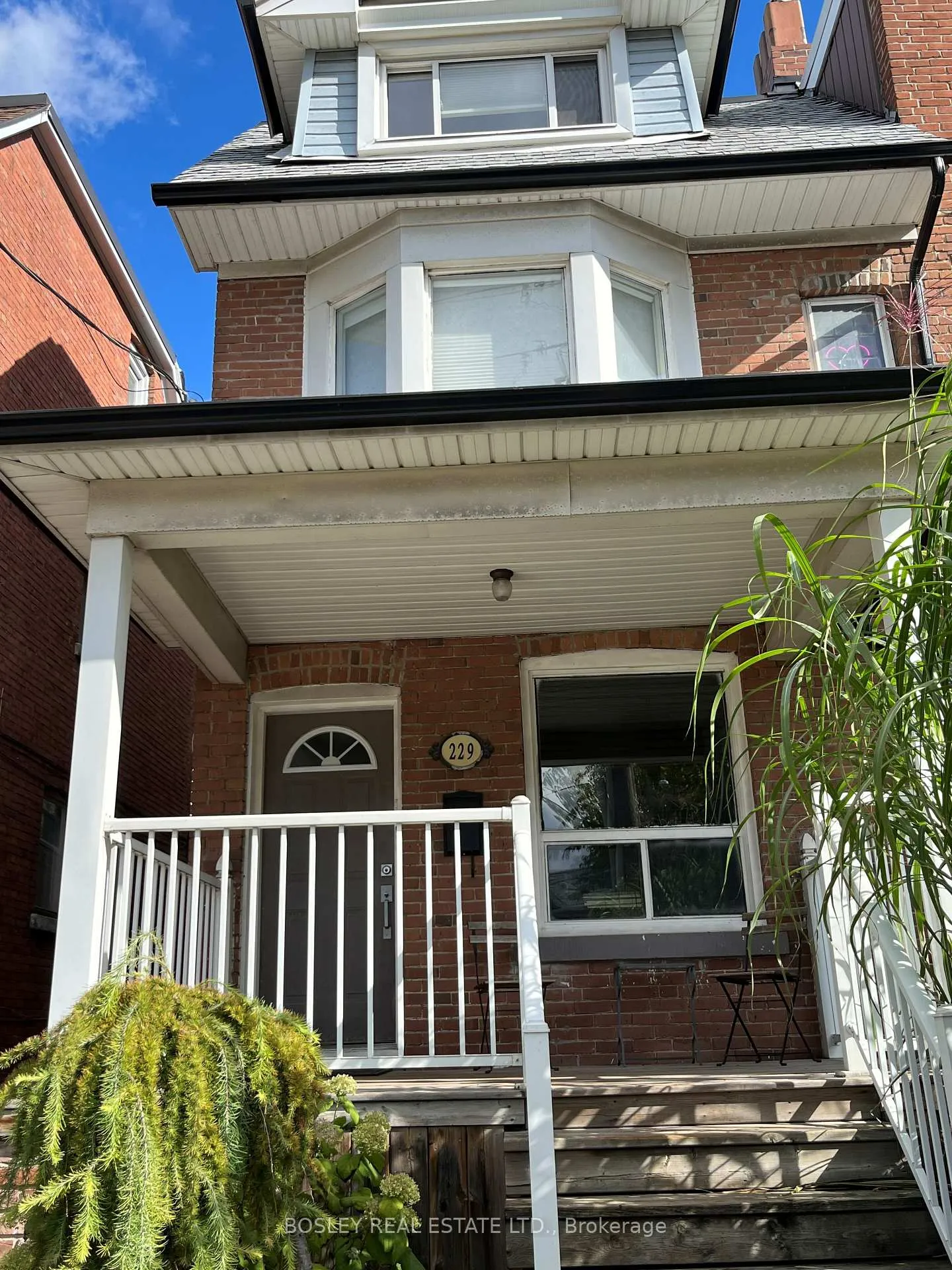 Front of Unit Basement, 229 Woodbine Avenue