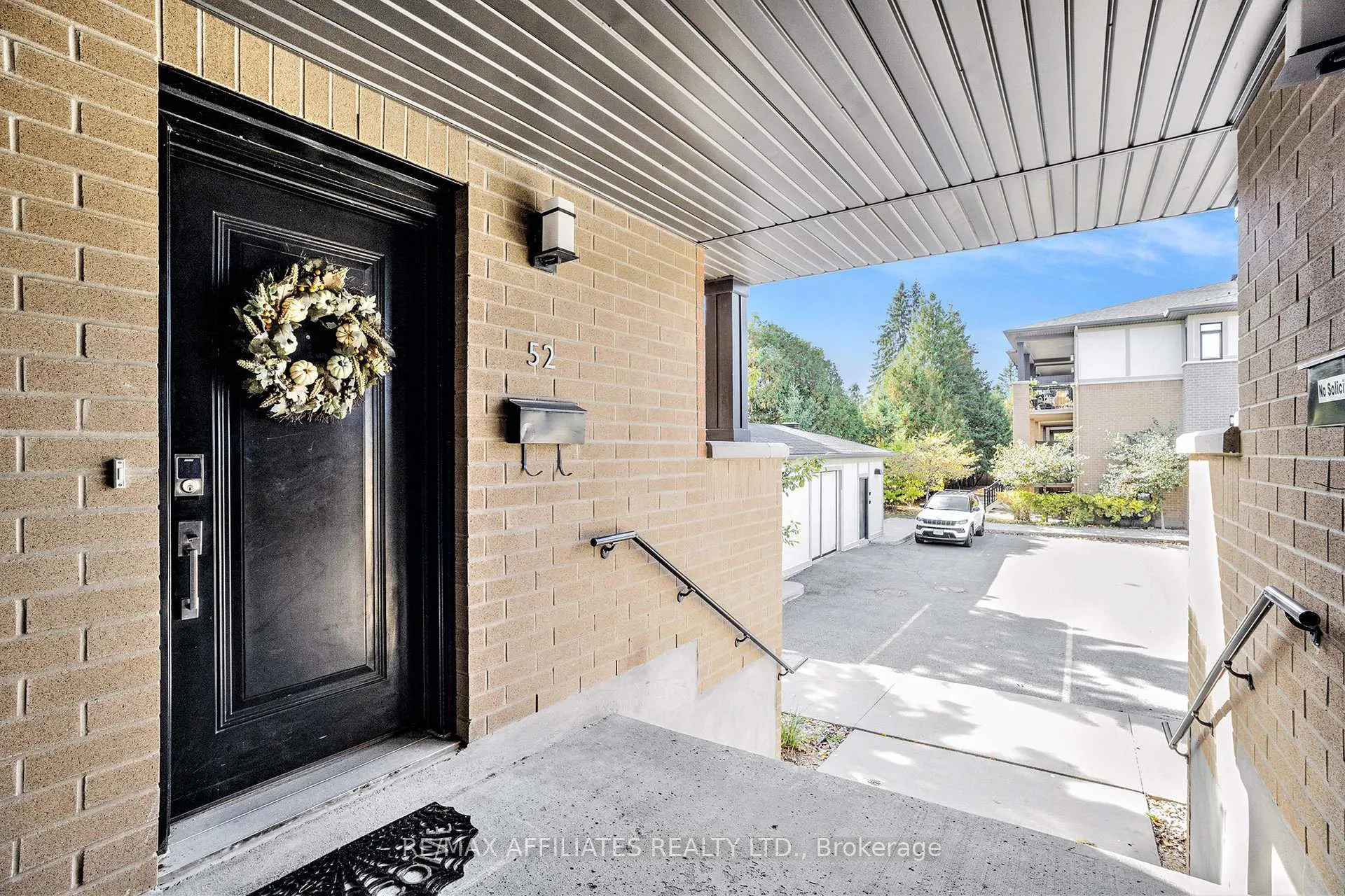 Photo 2 of 52 Bergeron Private, Ottawa, Chapel Hill — HOMEH