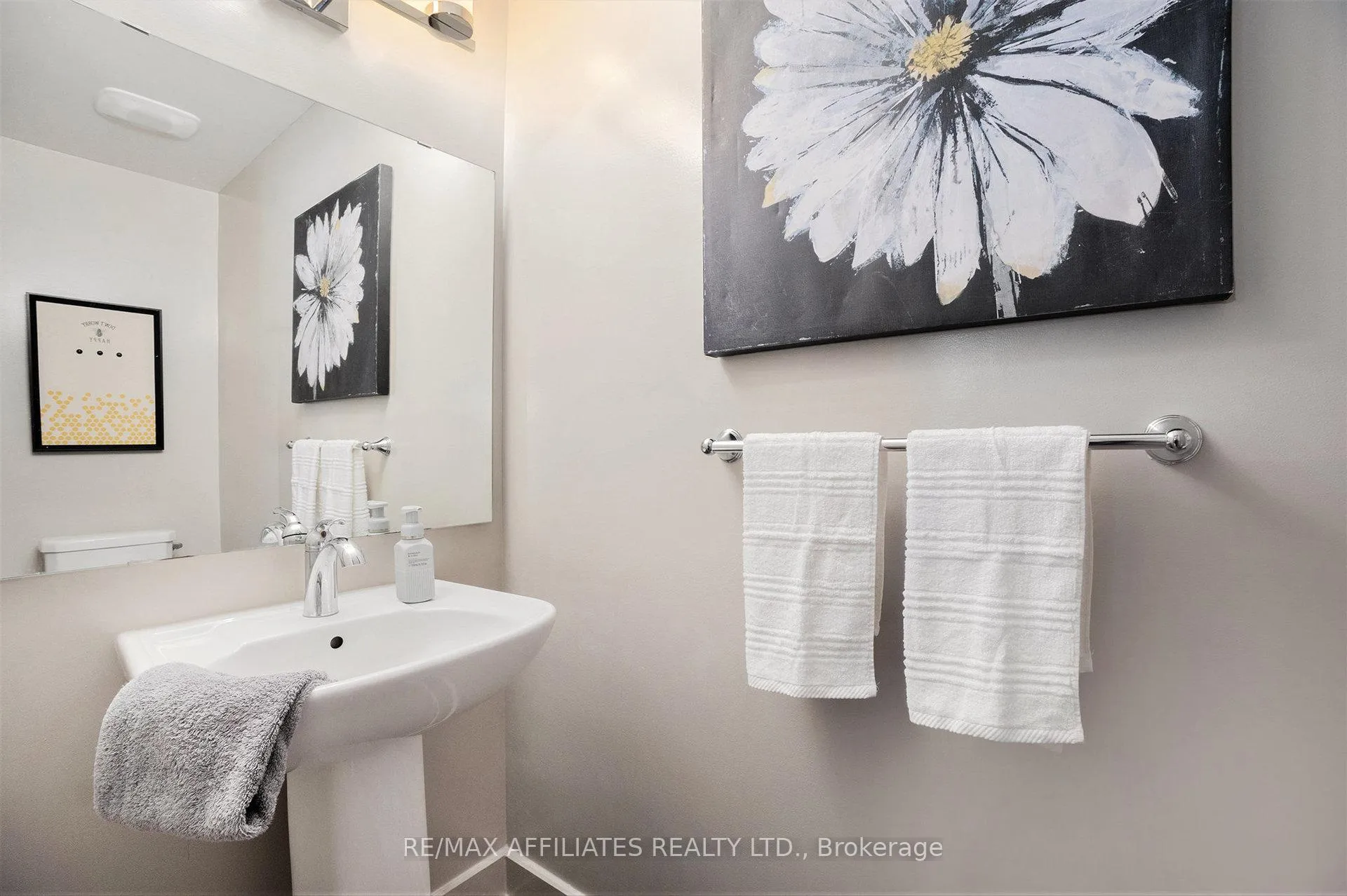 Photo 5 of 52 Bergeron Private, Ottawa, Chapel Hill — HOMEH