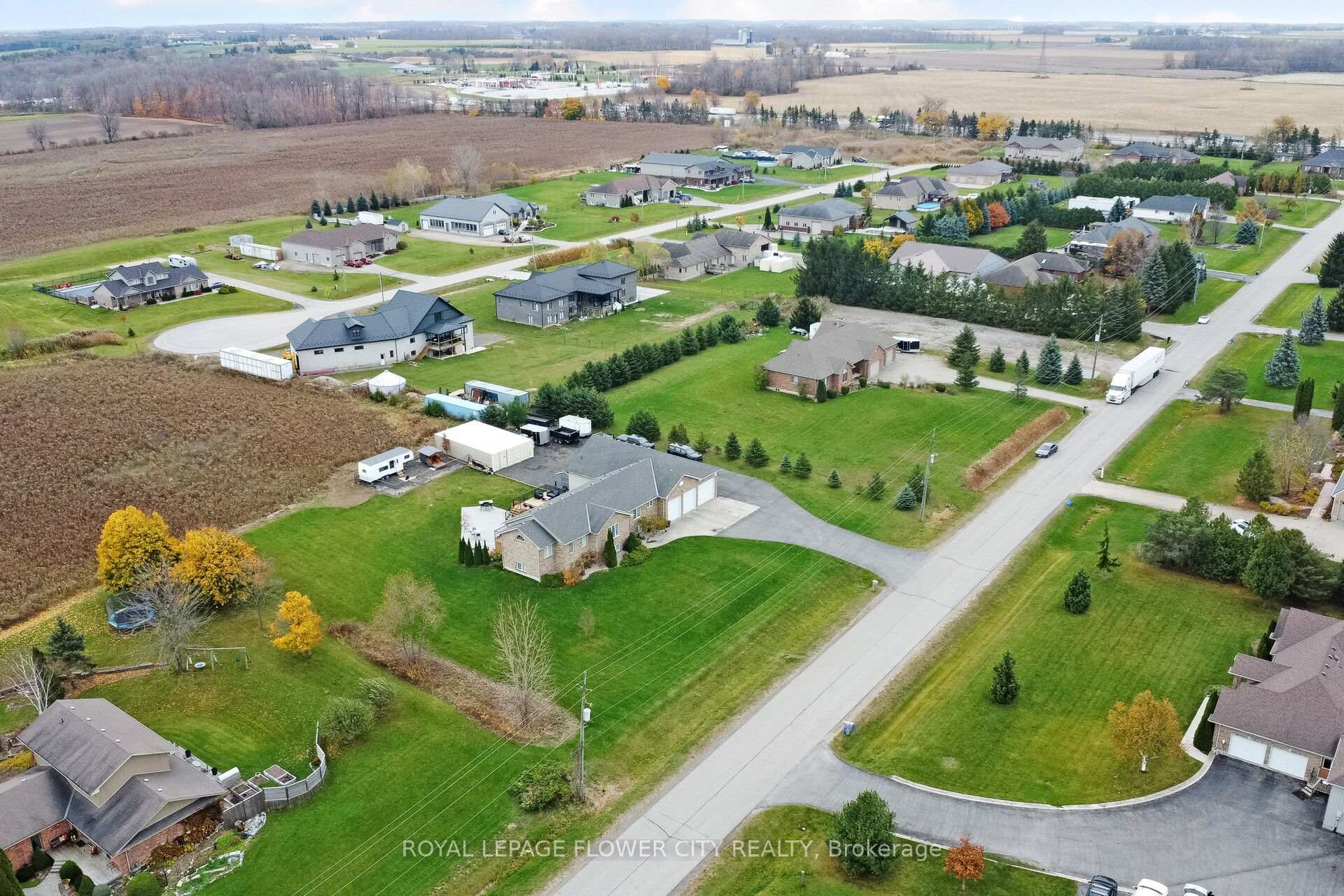 Photo 3 of 14 Stardust Drive N, Thames Centre, Rural Thames Centre — HOMEH