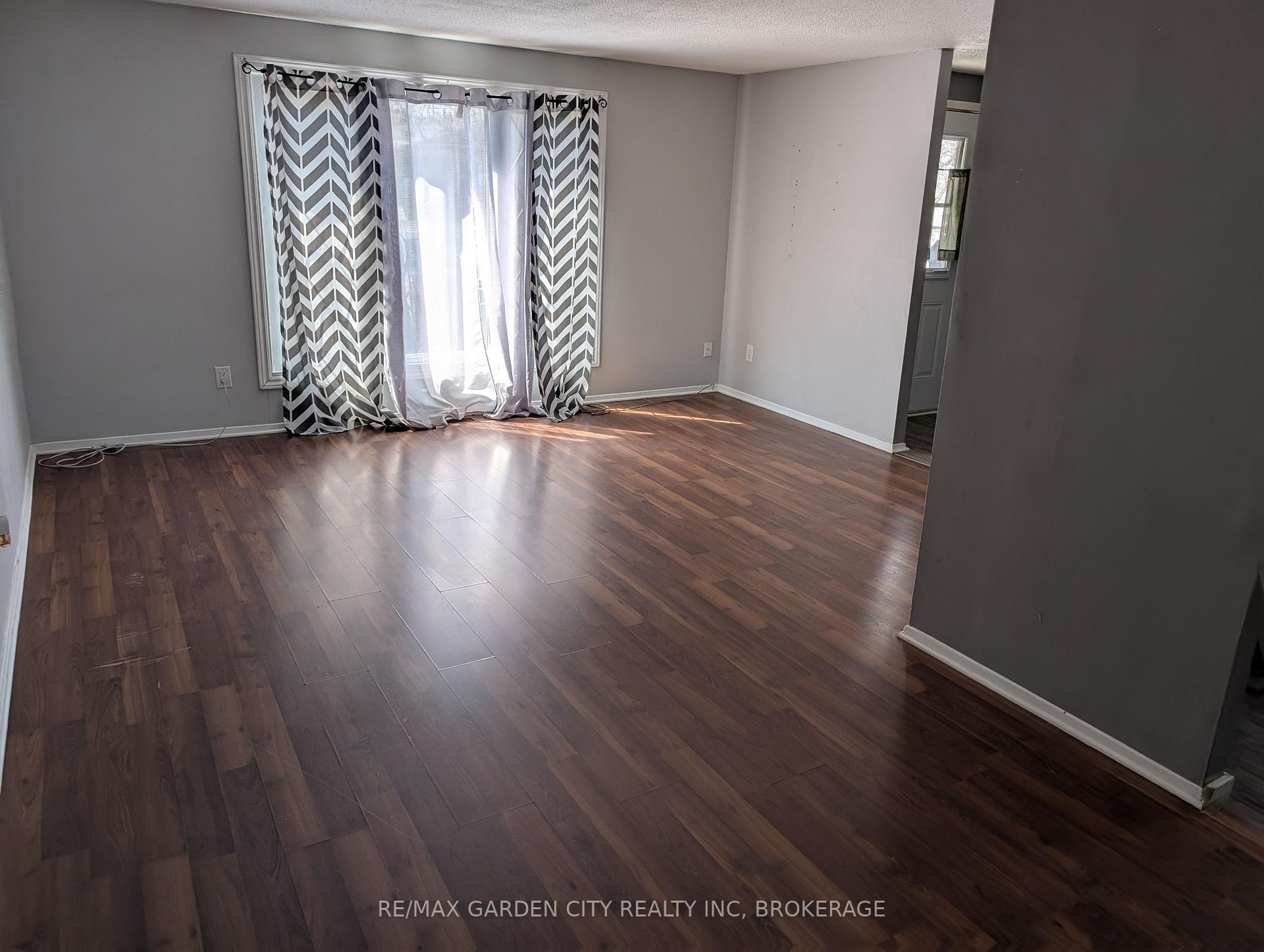 Photo 2 of 5 Calcott Court, Thorold, Confederation Heights — HOMEH