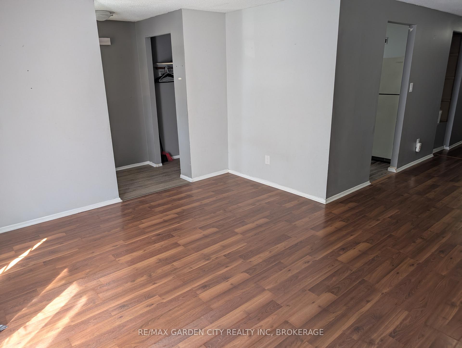 Photo 3 of 5 Calcott Court, Thorold, Confederation Heights — HOMEH