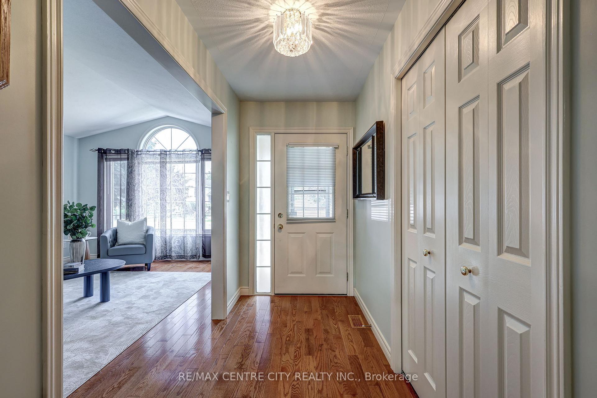 Photo 4 of 92 Glendale Drive, Tillsonburg — HOMEH