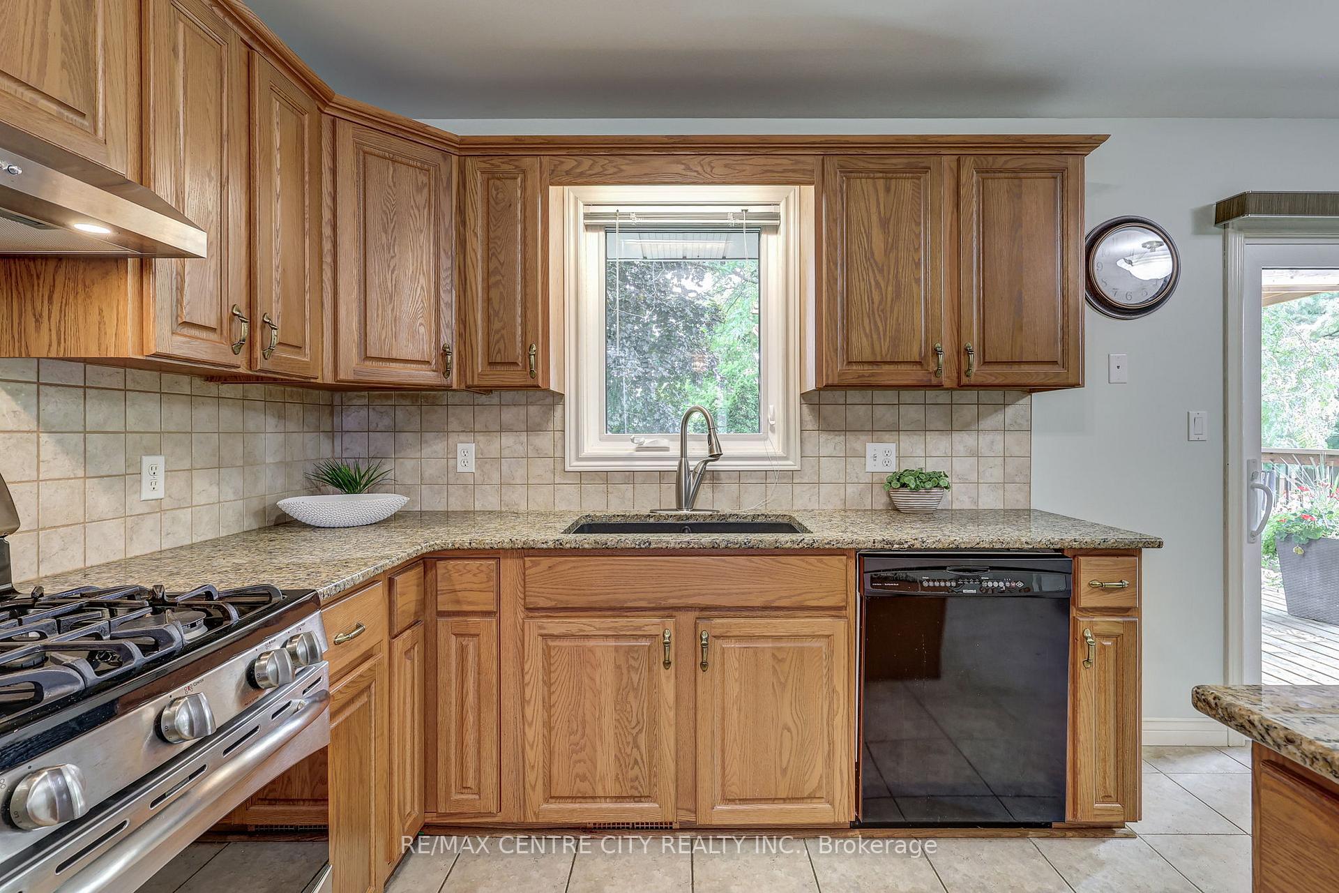 Photo 6 of 92 Glendale Drive, Tillsonburg — HOMEH